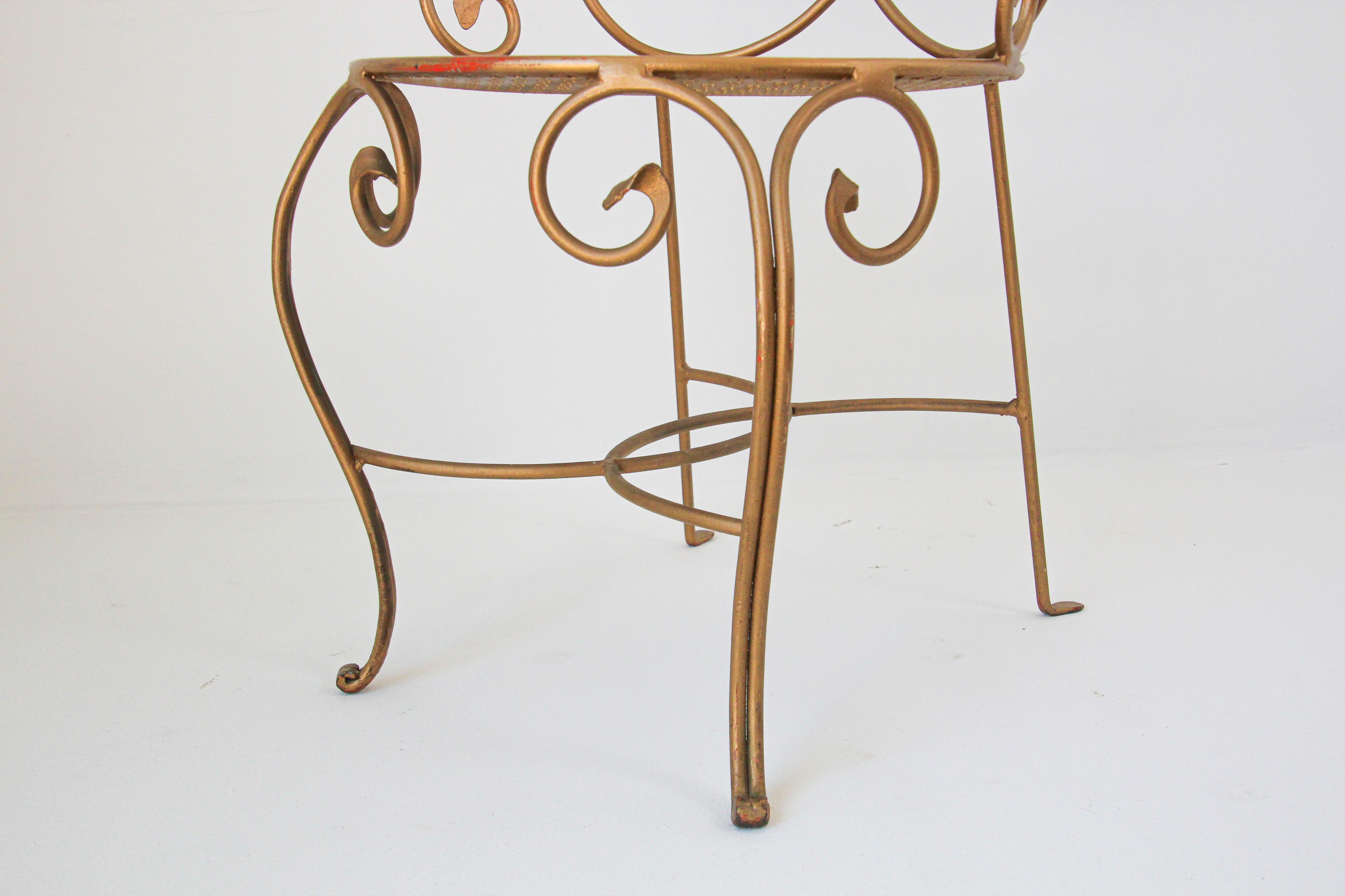 Silla escultórica de hierro dorado italiano Hollywood Regency Vintage en venta 3