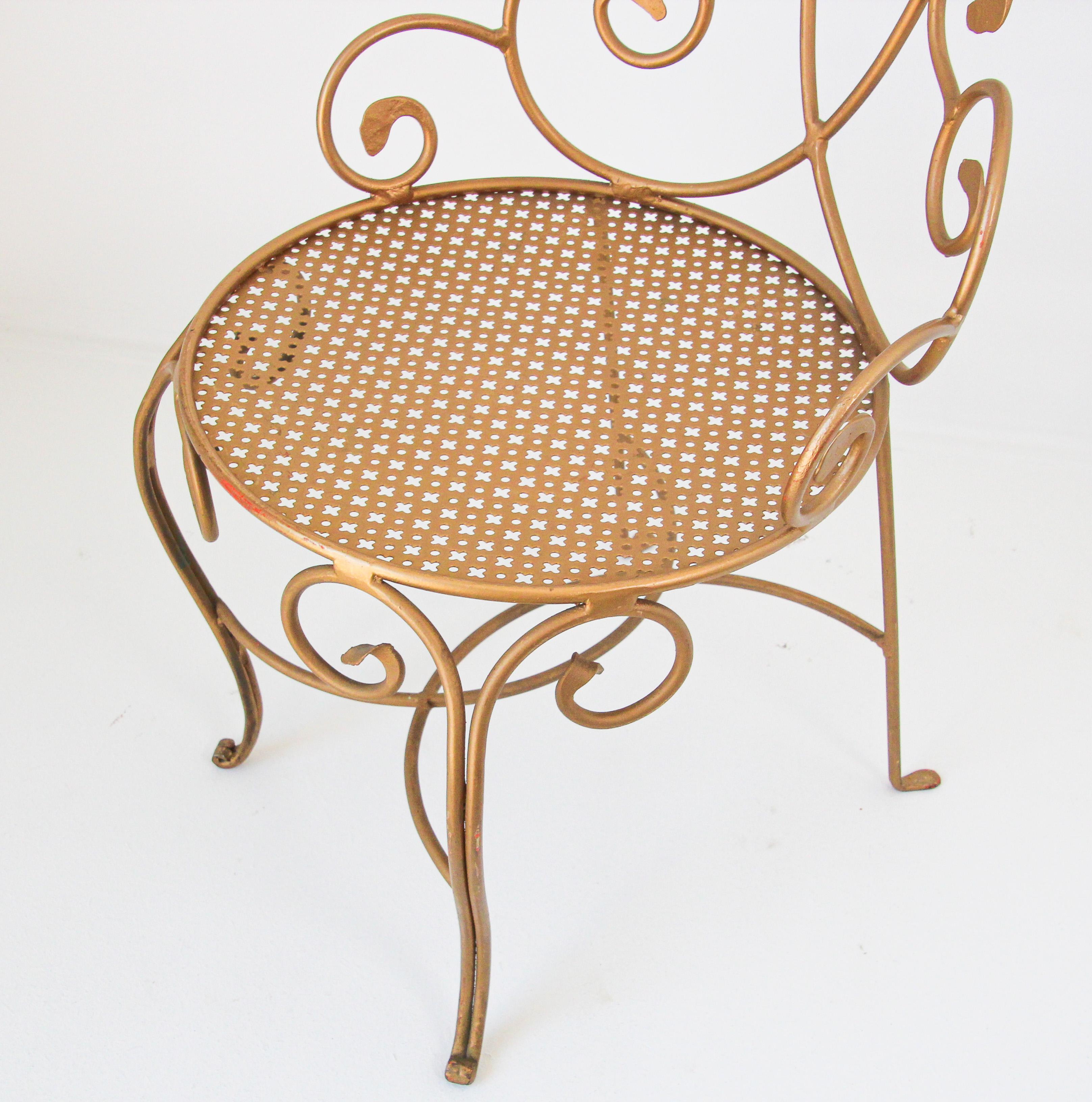 Hollywood Regency Vintage Italian Gilt Iron Sculptural Chair For Sale 1