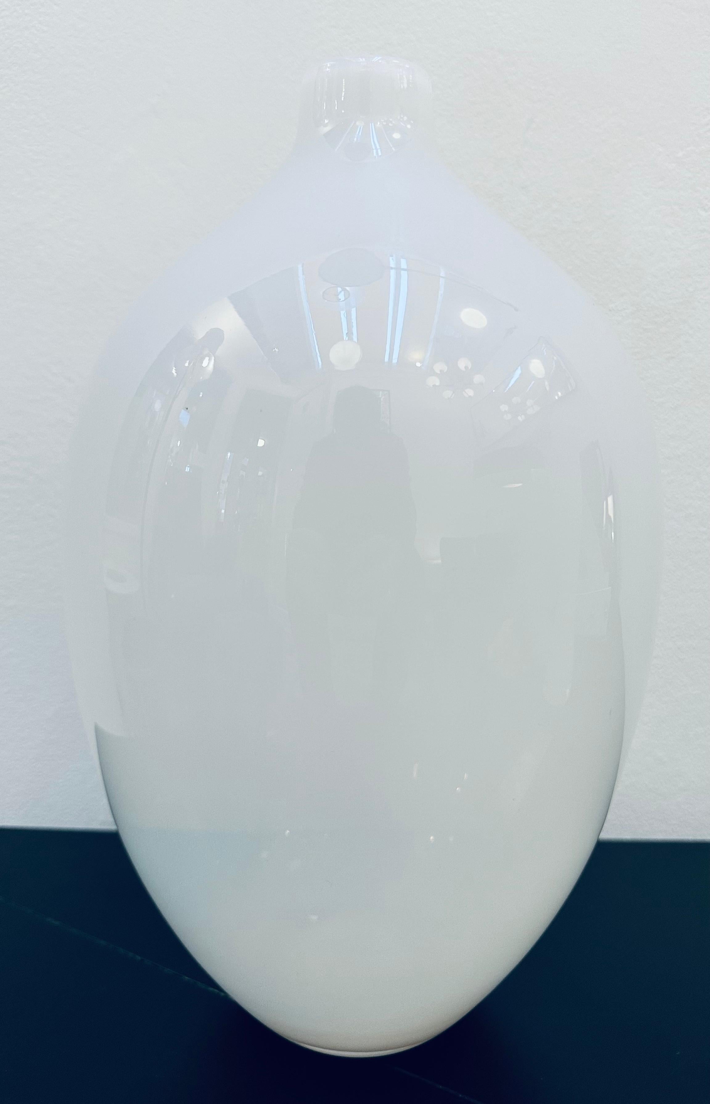 1960s Vintage Italian Milky-White Opalescent Handblown Glass Oviod Form Vase For Sale 4