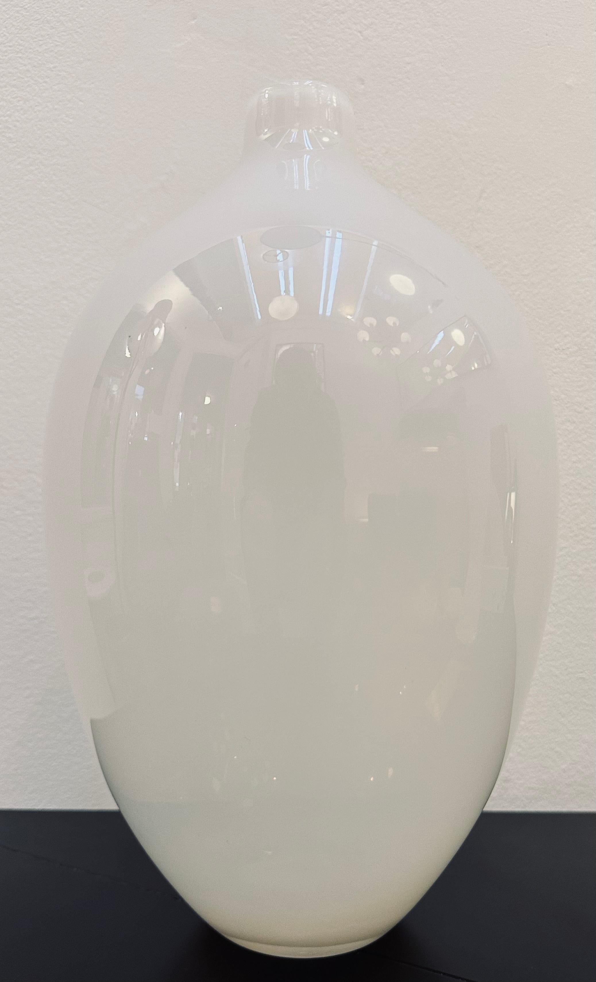 1960s Vintage Italian Milky-White Opalescent Handblown Glass Oviod Form Vase For Sale 6
