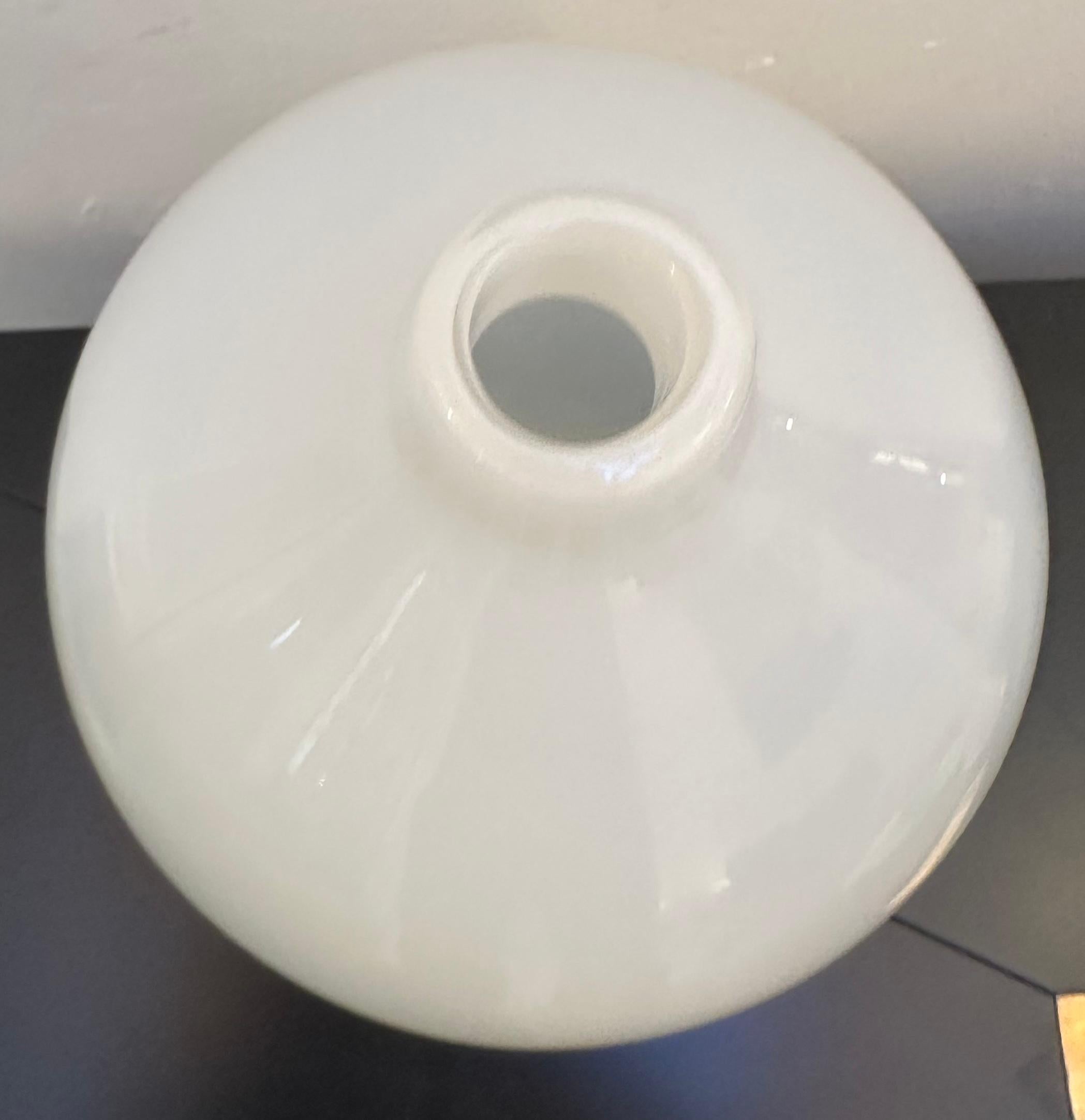 1960s Vintage Italian Milky-White Opalescent Handblown Glass Oviod Form Vase For Sale 8
