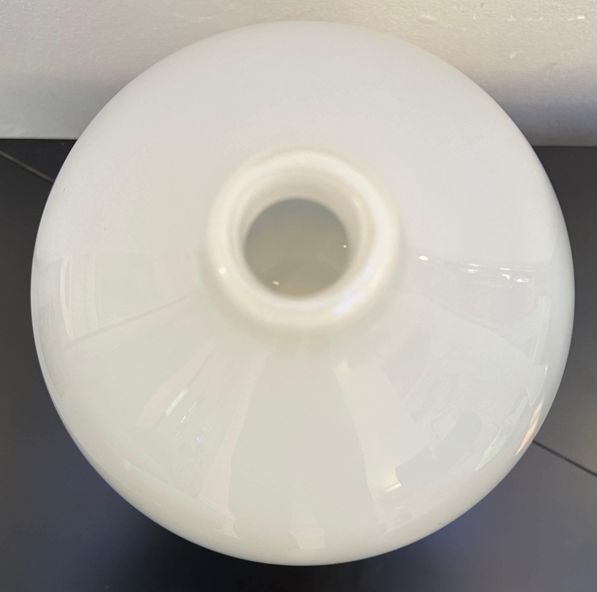 1960s Vintage Italian Milky-White Opalescent Handblown Glass Oviod Form Vase For Sale 9