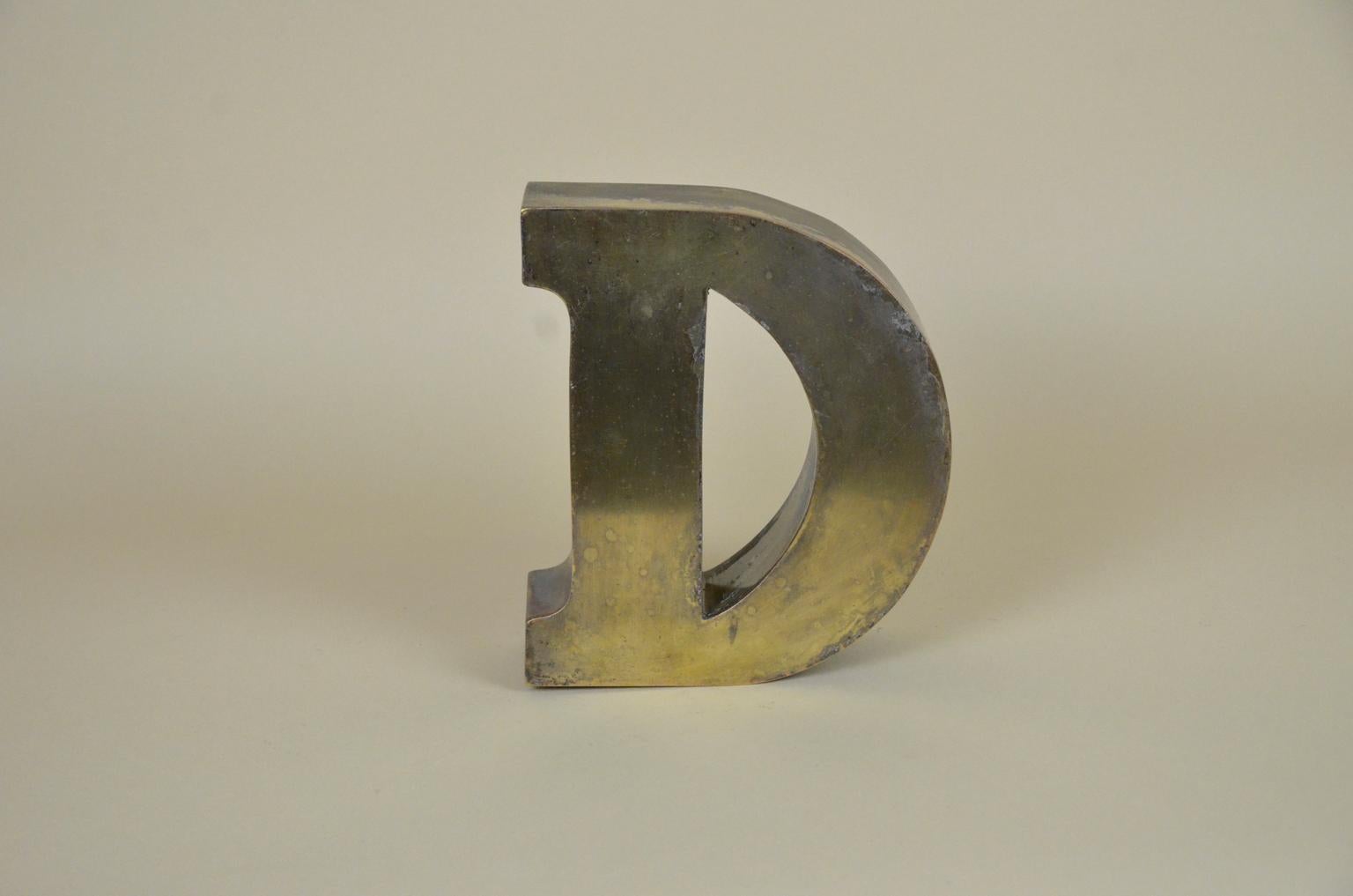 1960s Vintage Italian Uppercase Letter D in Brass In Good Condition In Milan, IT