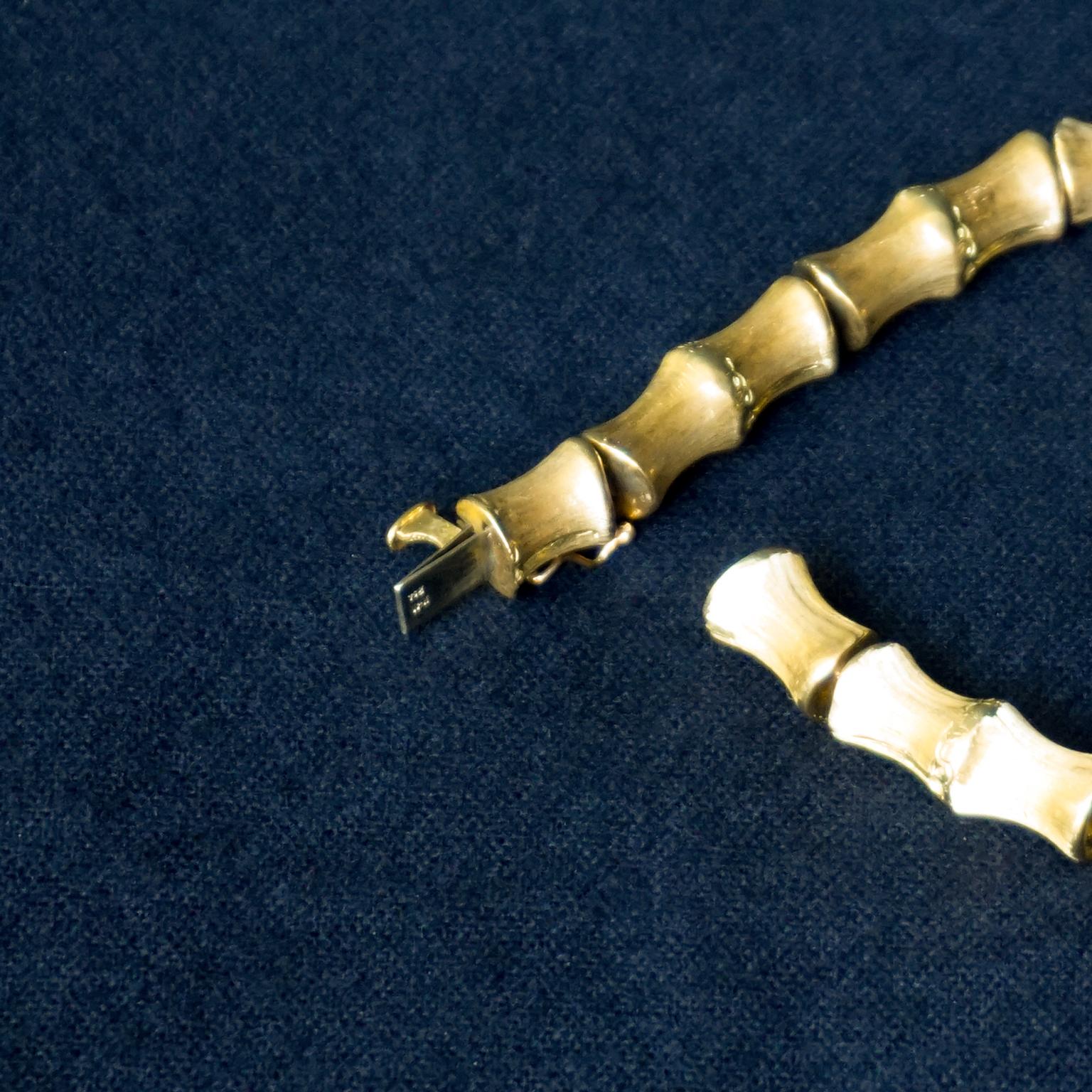 1960s Vintage Italian Vincenza 18-Karat Brushed Gold Bamboo Bangle Bracelet For Sale 3