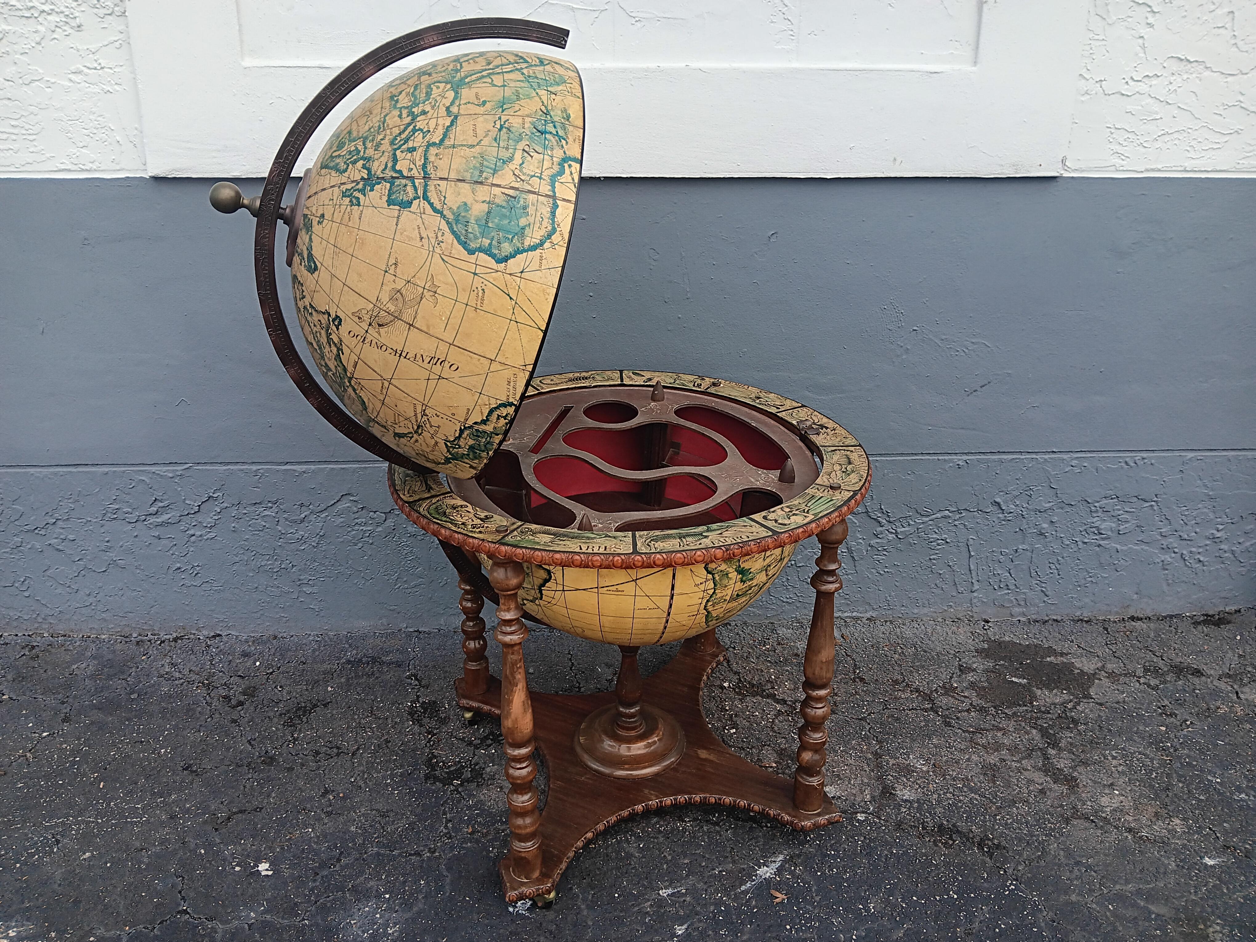 1960's Vintage Italian World Globe Dry Bar In Good Condition For Sale In Opa Locka, FL