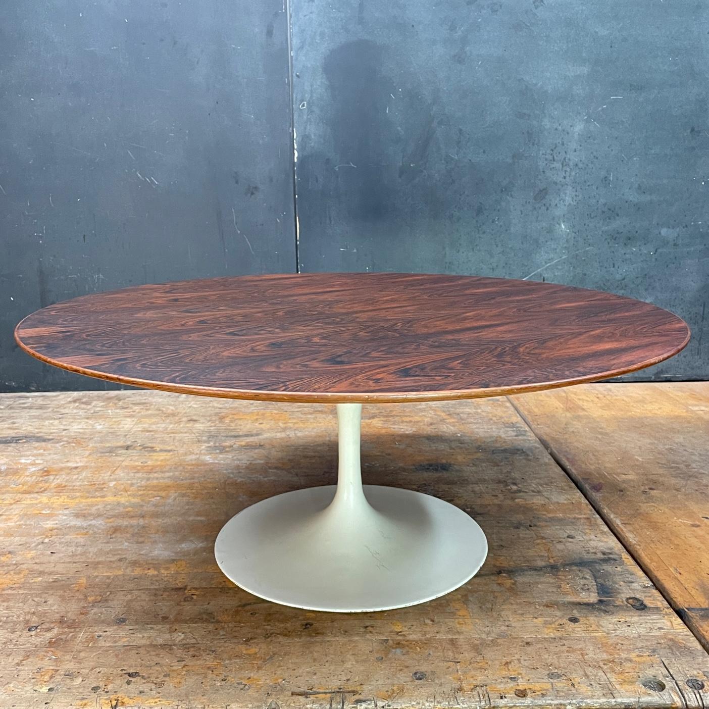 American 1960s Vintage Knoll Rosewood Coffee Table Eero Saarinen Mid-Century Modern For Sale