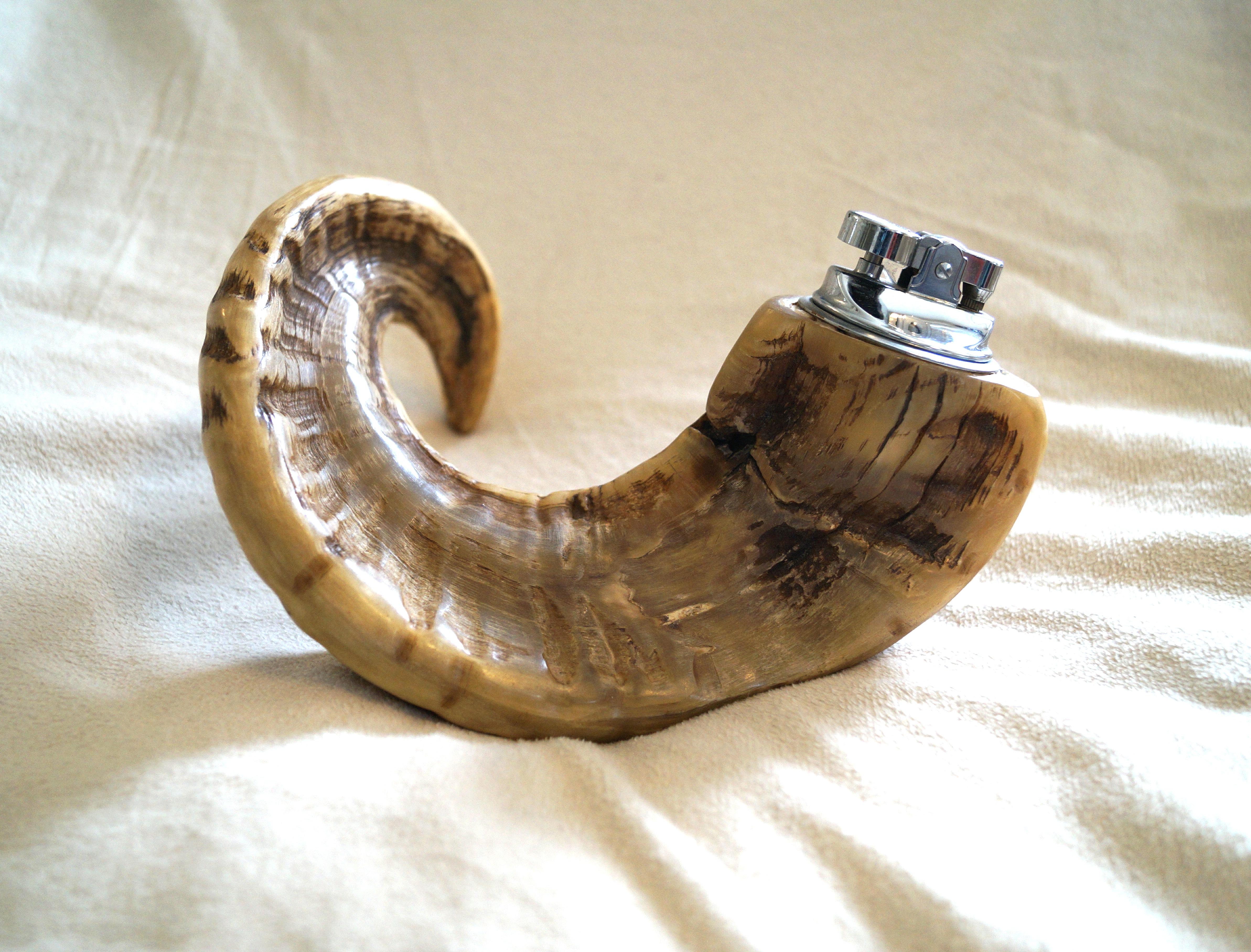  Accendino da tavolo Horn grande vintage degli anni '70 Attribuito a Carl Aubock Cromo  Carl Auböck 