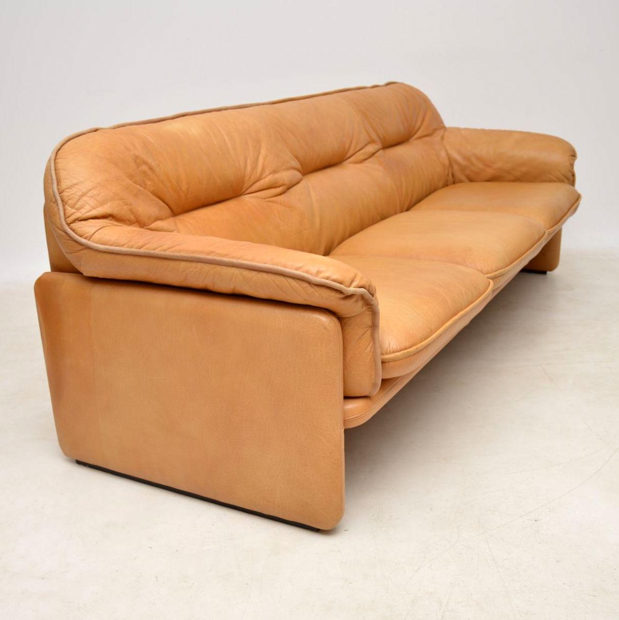 Mid-Century Modern 1960s Vintage Leather DS16 Sofa by De Sede