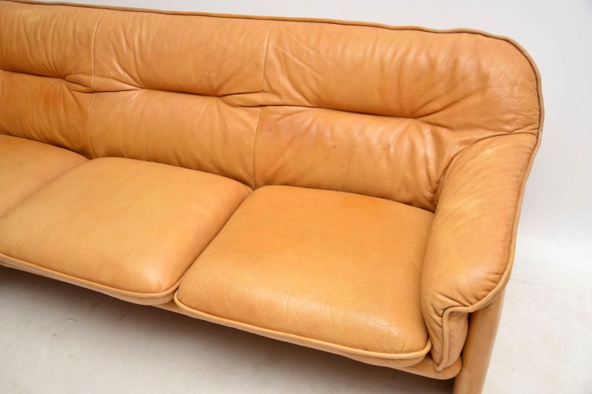 1960s Vintage Leather DS16 Sofa by De Sede In Excellent Condition In London, GB