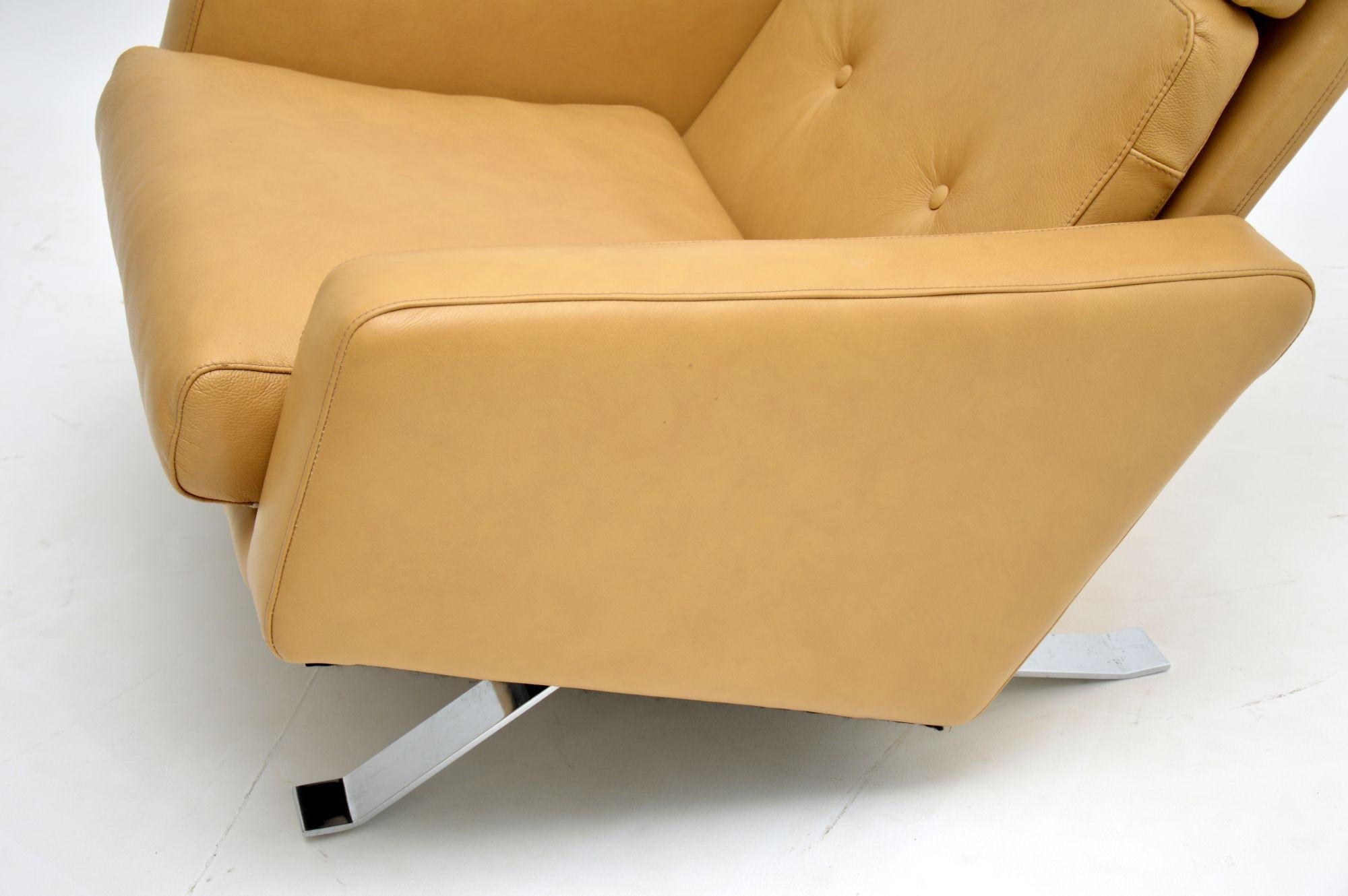 1960s Vintage Leather “Leo” Armchair by Robin Day for Hille 2
