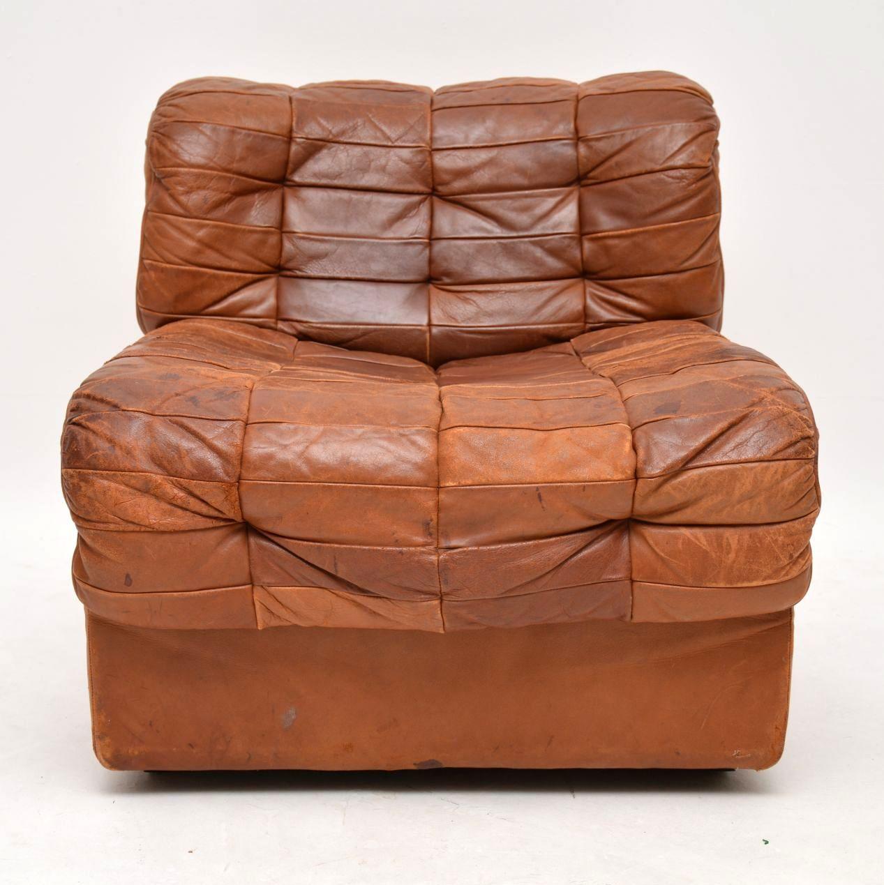 A lovely vintage modular unit in leather by De Sede, made in Switzerland and dating from the 1960s-1970s. This would originally have been part of a large modular sofa; we obtained this piece as a single which is quite unusual, and also unusual is