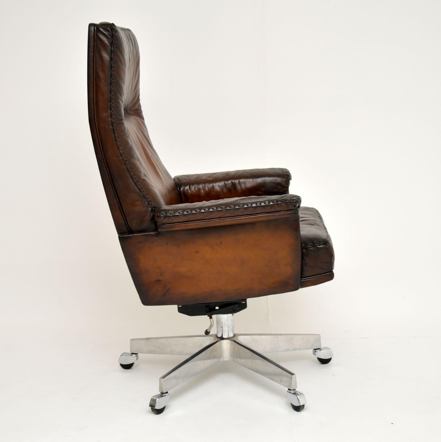 Mid-Century Modern 1960s Vintage Leather Swivel Desk Chair by De Sede