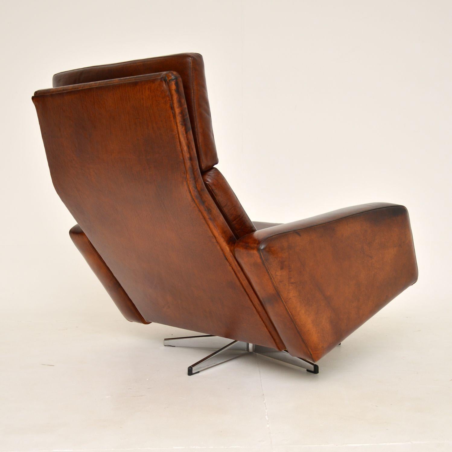 1960's Vintage Leather Swivel 'Leo' Chair by Robin Day for Hille 2