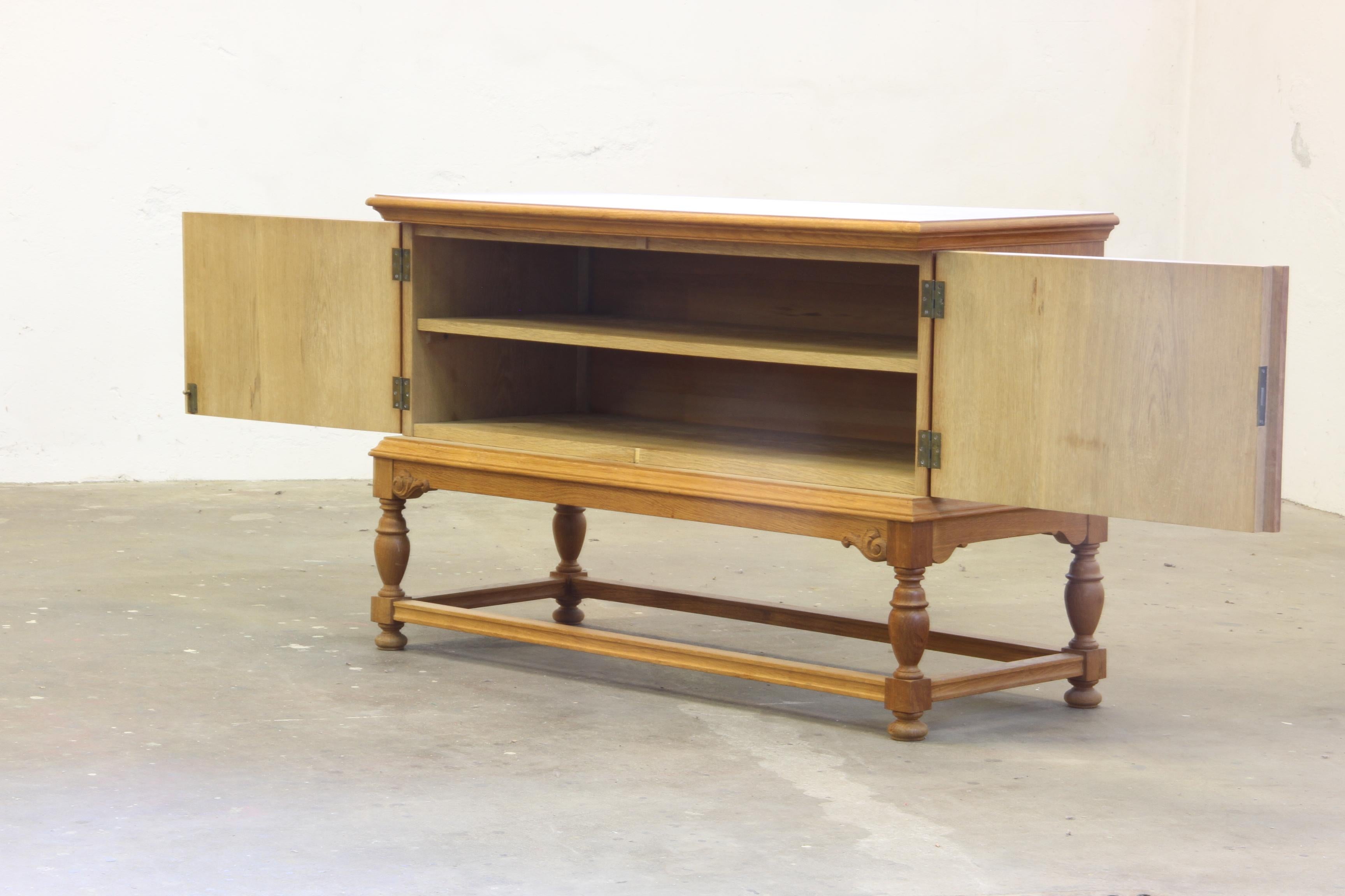 1960s Vintage Low Sideboard / Crezenda Cabinet in Oak, Danish Baroque style For Sale 9