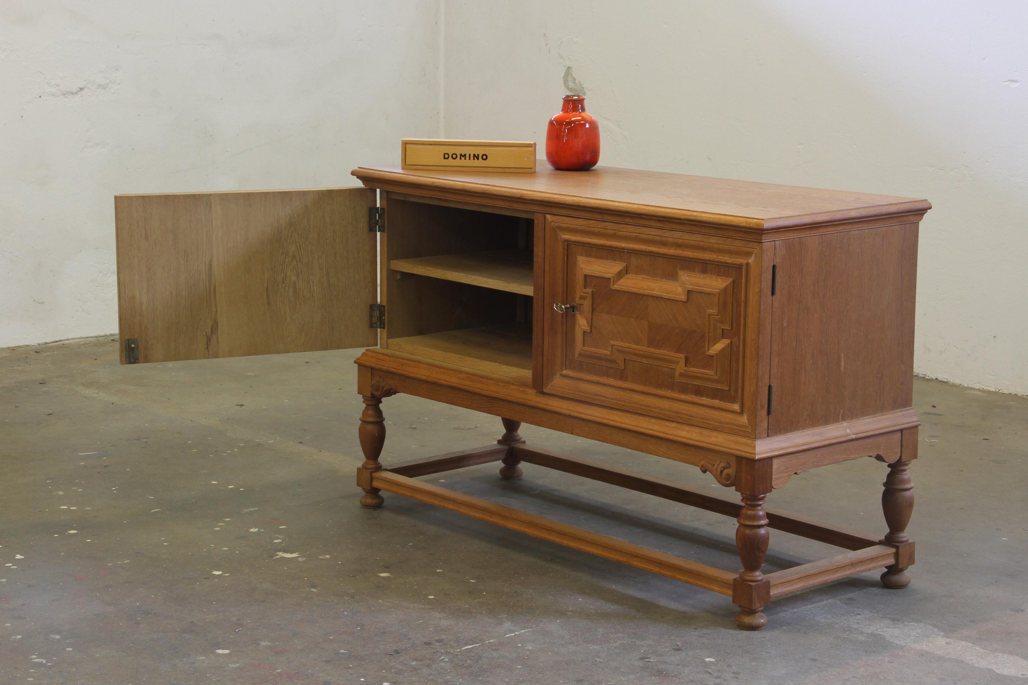 1960s Vintage Low Sideboard / Crezenda Cabinet in Oak, Danish Baroque style For Sale 15