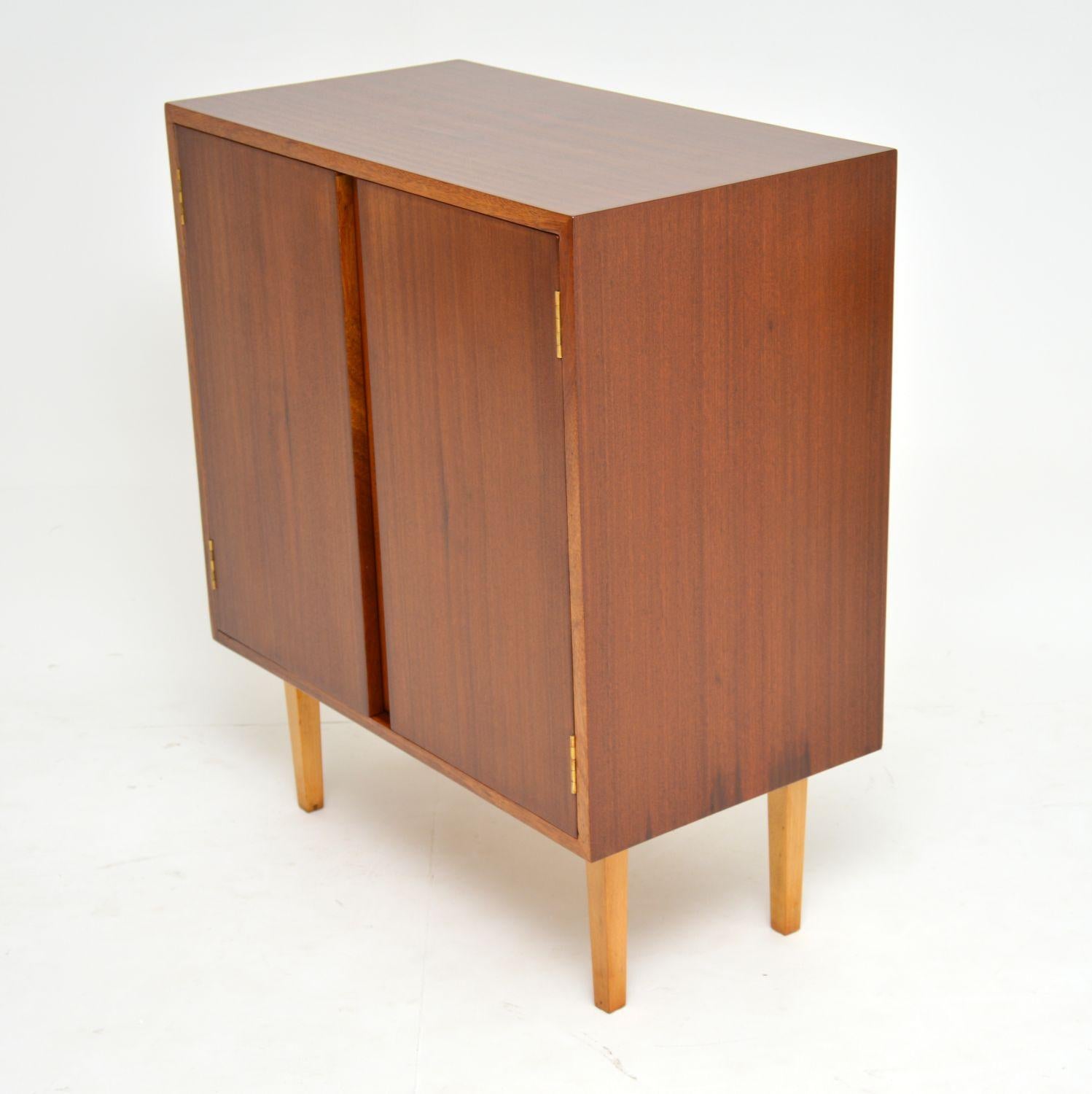 1960’s Vintage Mahogany Drinks Cabinet In Good Condition In London, GB