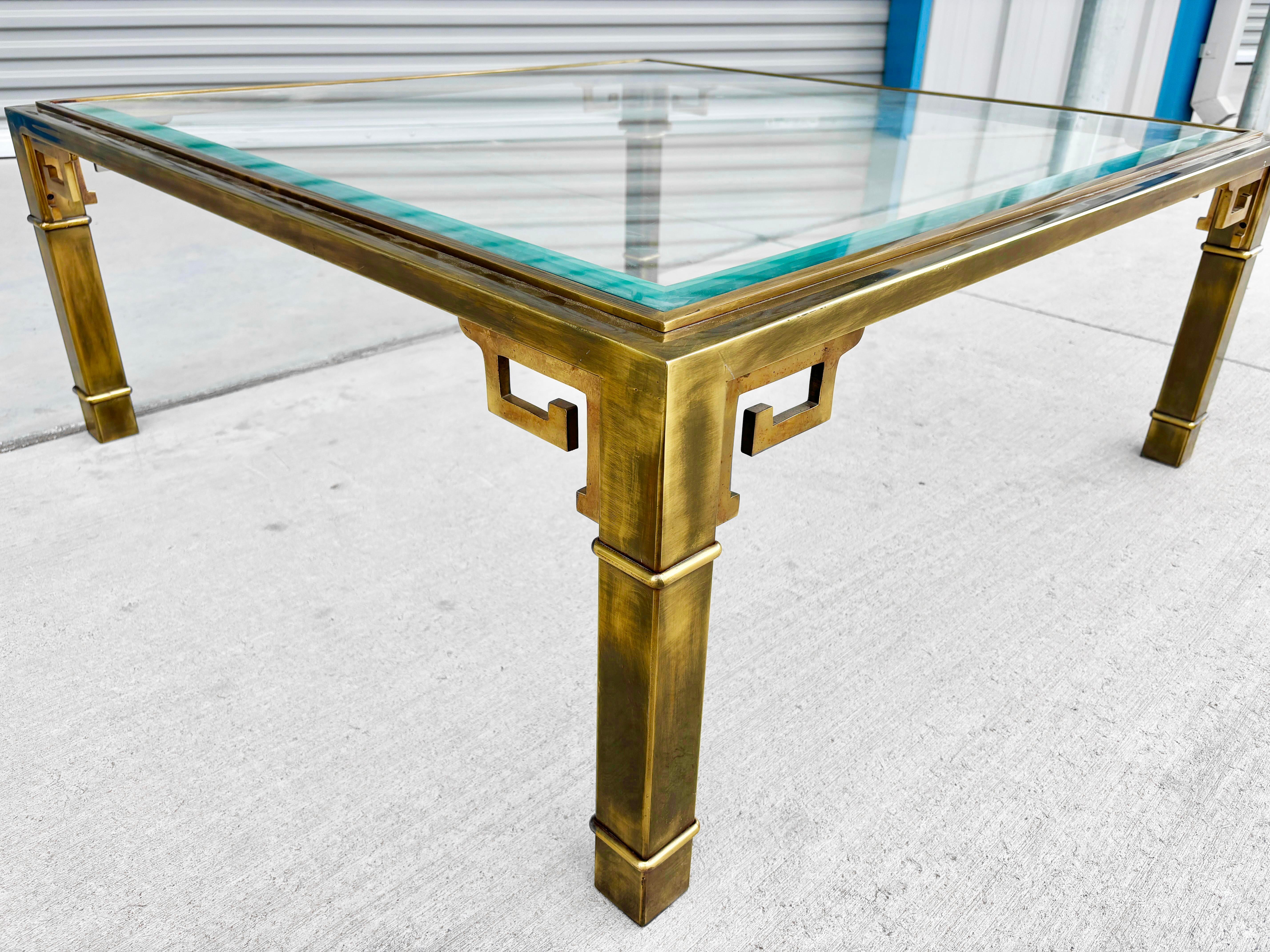 Table basse en laiton Mastercraft Vintage des années 1960 en vente 1