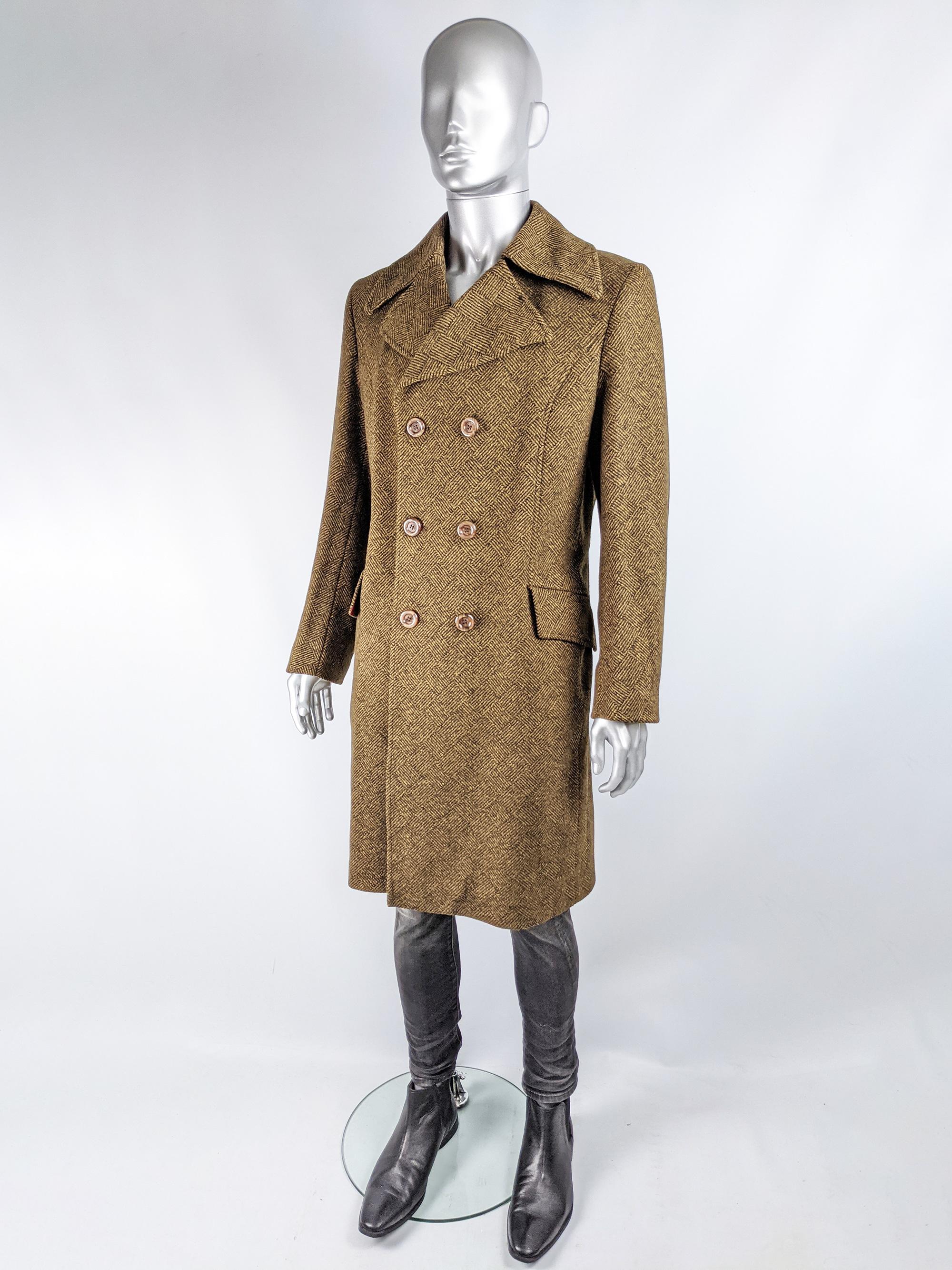 1960s Vintage Mens Long Brown Wool Tweed Pea Coat In Excellent Condition In Doncaster, South Yorkshire