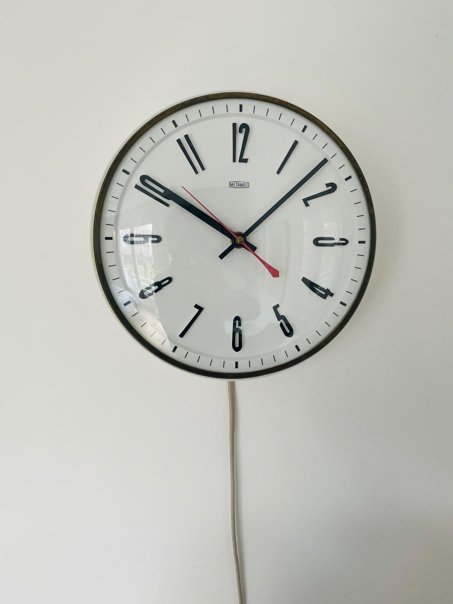 Acier Horloge électrique Metamec vintage des années 1960, horloge design Metamec, fabriquée en Angleterre en vente