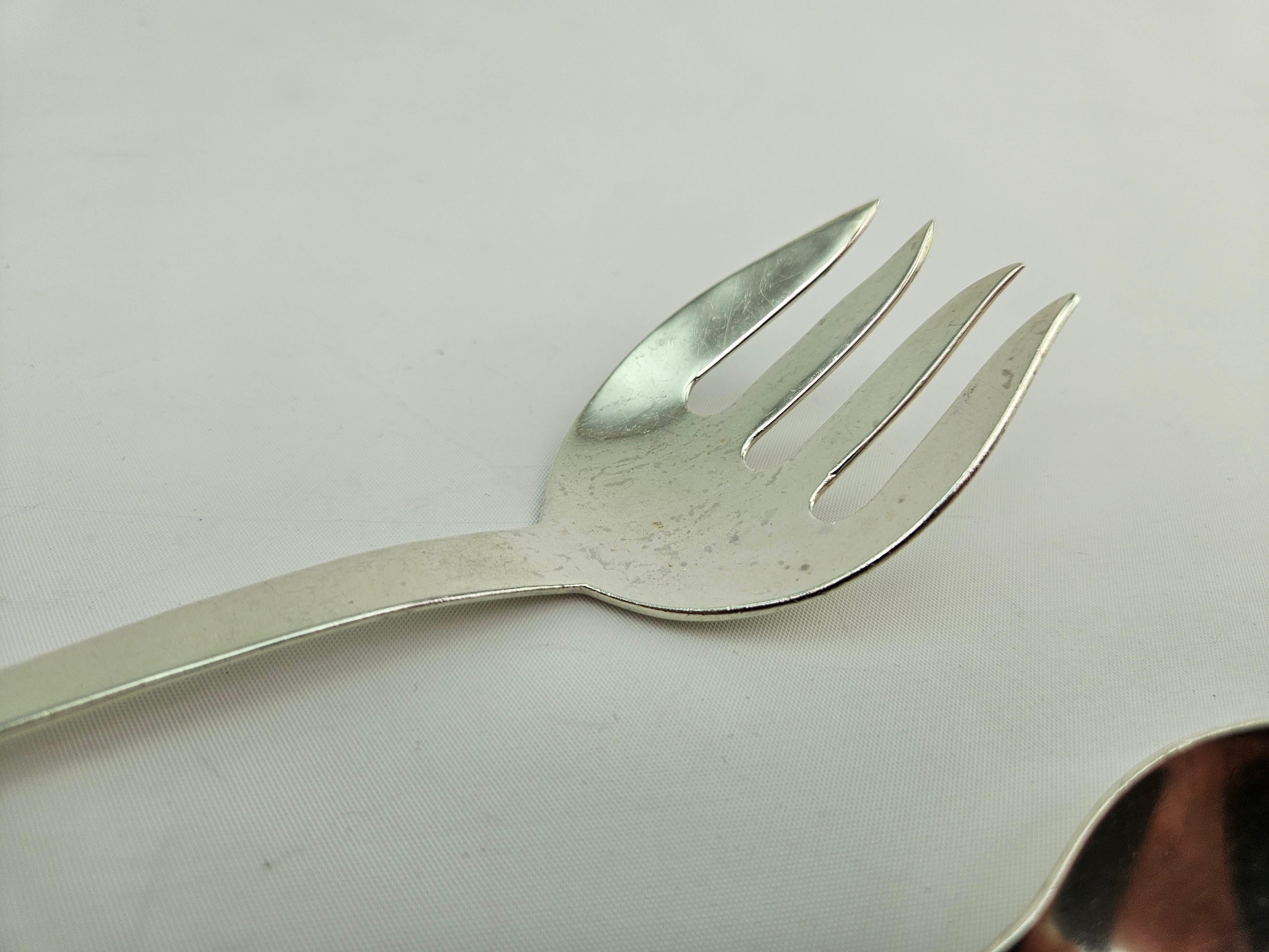 Milieu du XXe siècle Couverts à salade mexicains vintage F. Ramirez en argent sterling à motif de fleurs des années 1960 en vente