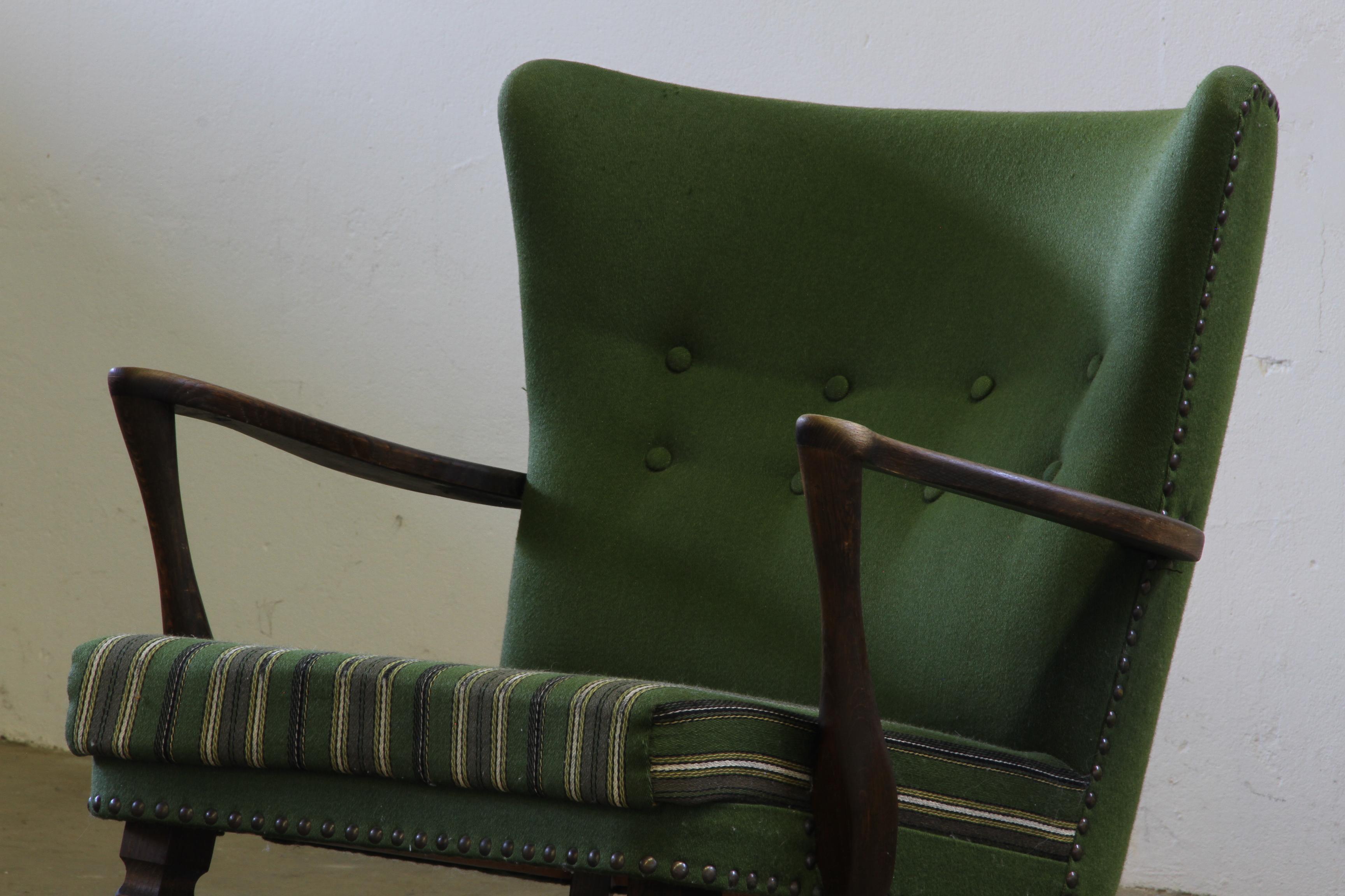 Silla de salón Vintage de mediados de siglo de los 60, estilo Roble teñido oscuro de Viggo Boesen Brutalista en venta