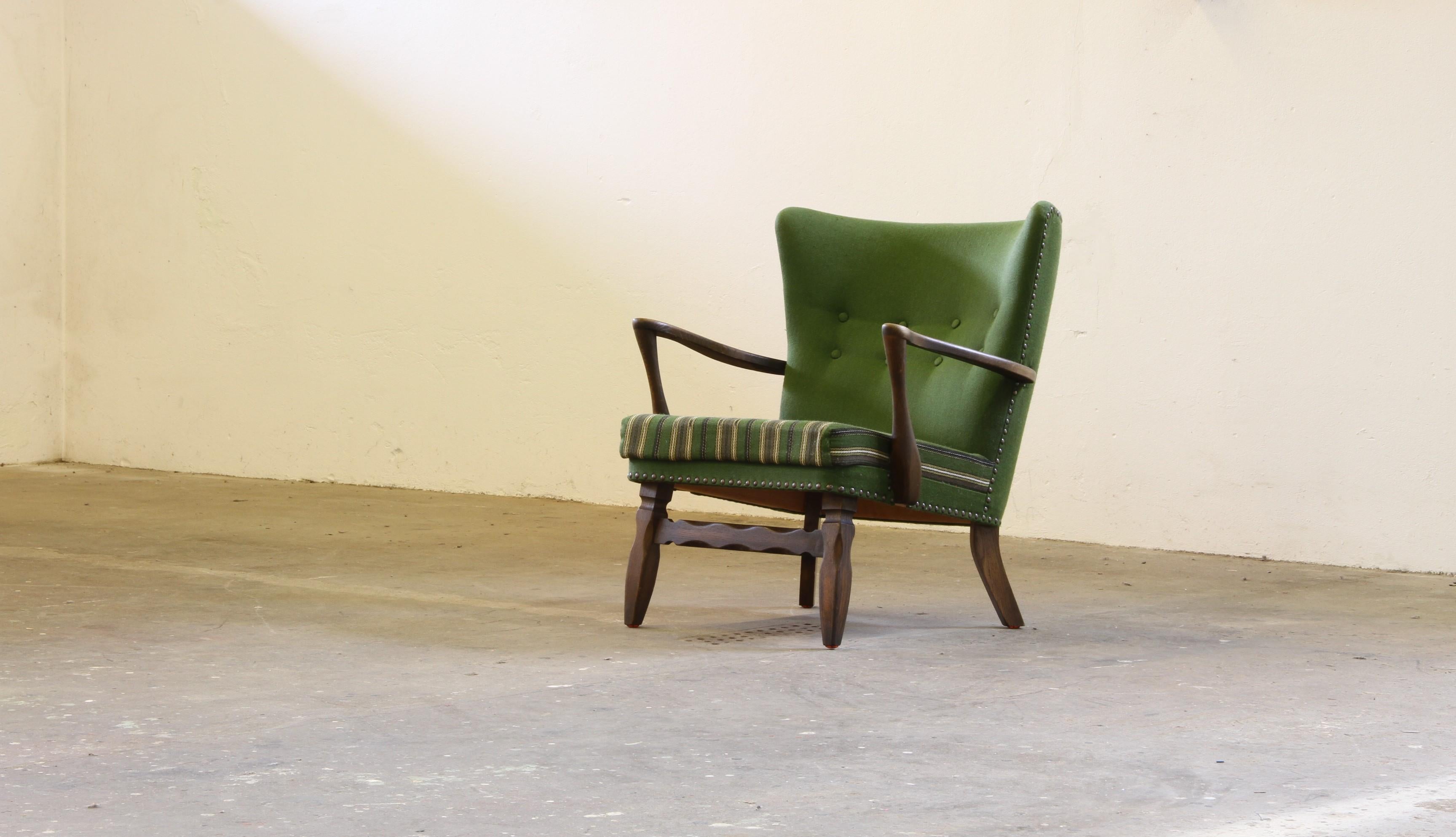 Silla de salón Vintage de mediados de siglo de los 60, estilo Roble teñido oscuro de Viggo Boesen mediados del siglo XX en venta