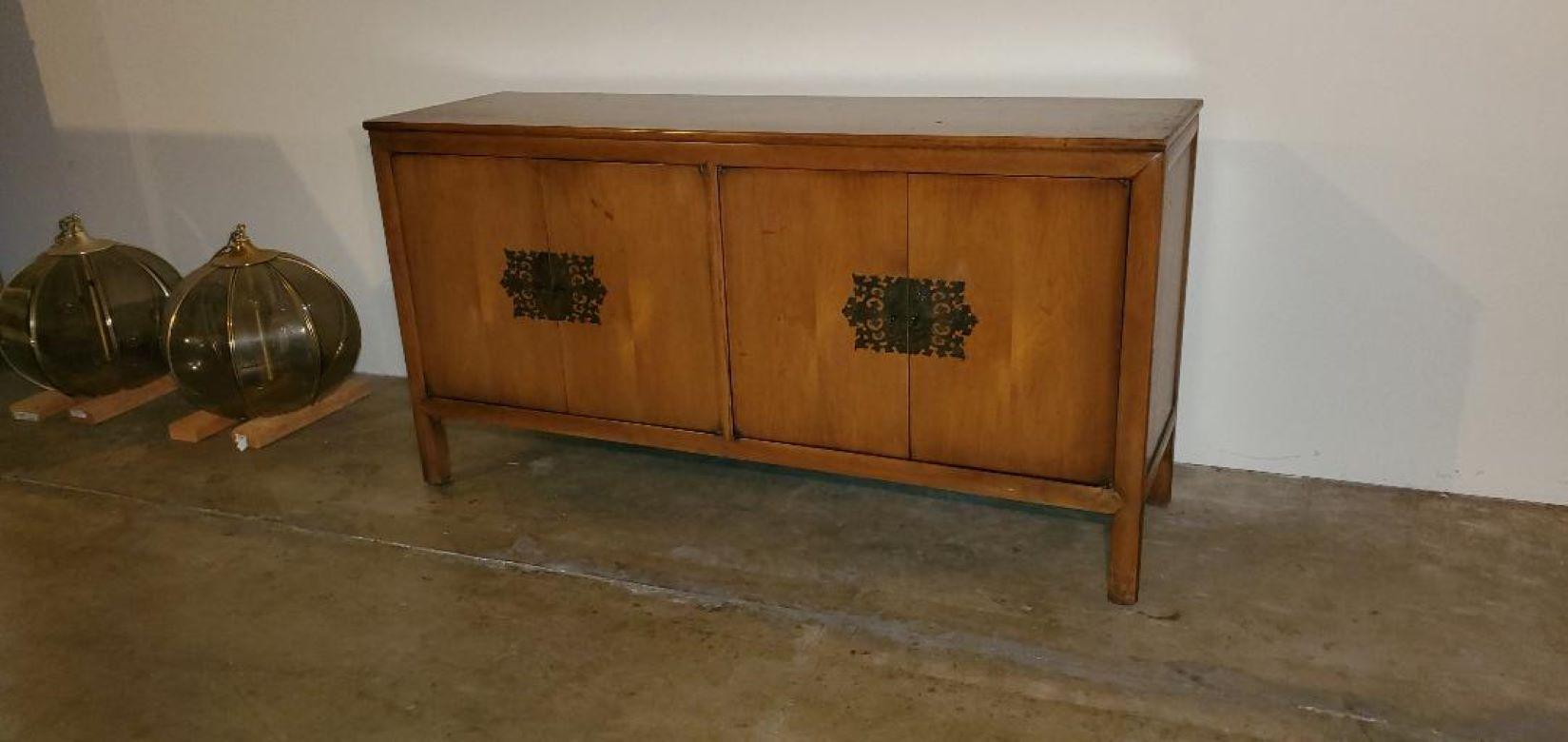 Wood 1960s Vintage Mid-Century Maple Buffet Credenza With Ornate Faux Brass Key Knobs For Sale