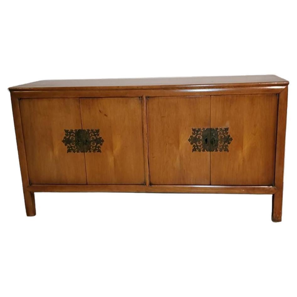 1960s Vintage Mid-Century Maple Buffet Credenza With Ornate Faux Brass Key Knobs For Sale
