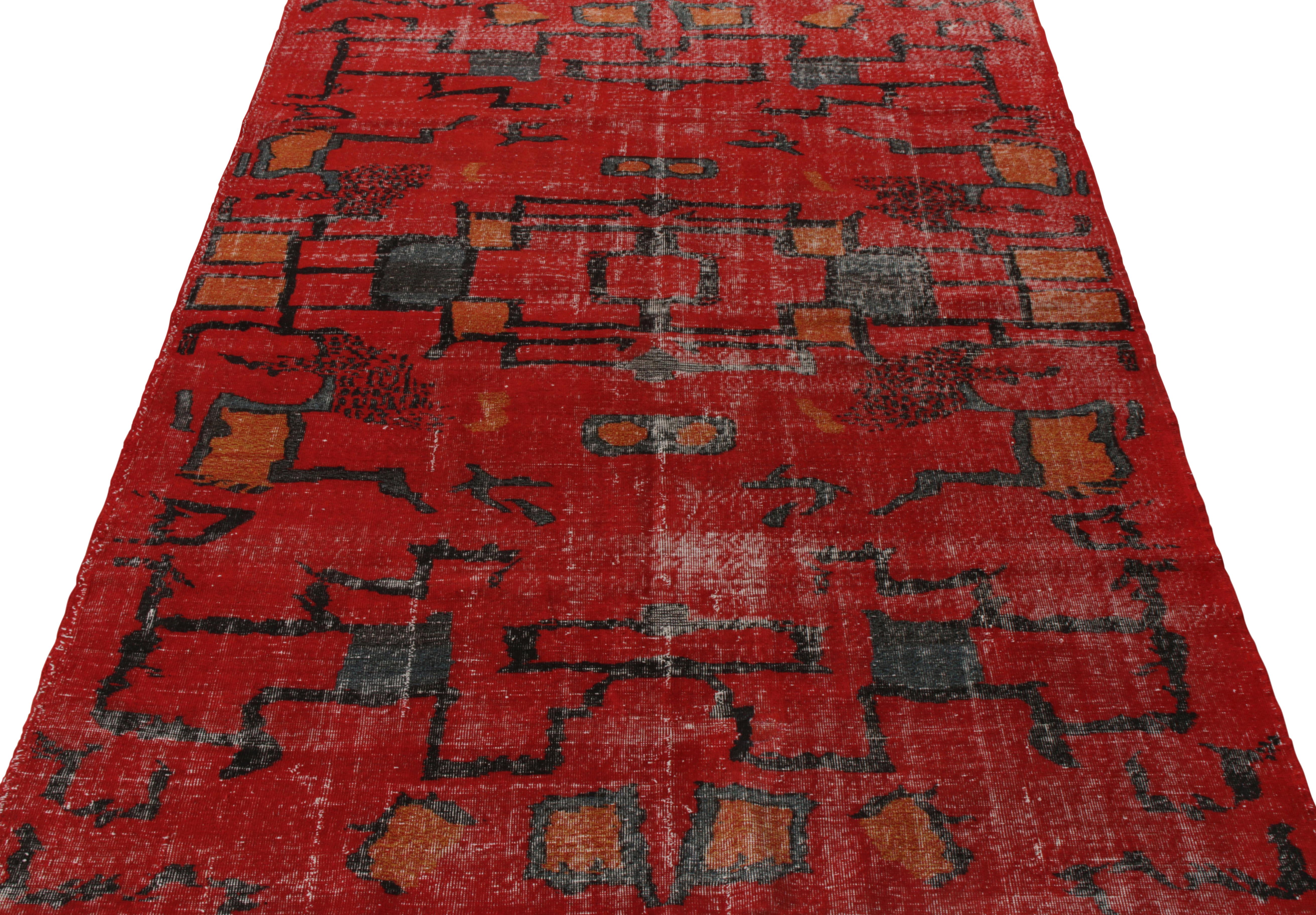 A beautiful 7 x 9 Art Deco vintage rug from Rug & Kilim’s growing Mid-Century Pasha Collection. Originating from Turkey circa 1960-1970 among the celebrated mid-century modern rugs of Turkish icon Zeki Müren. 

This cherished collectible is