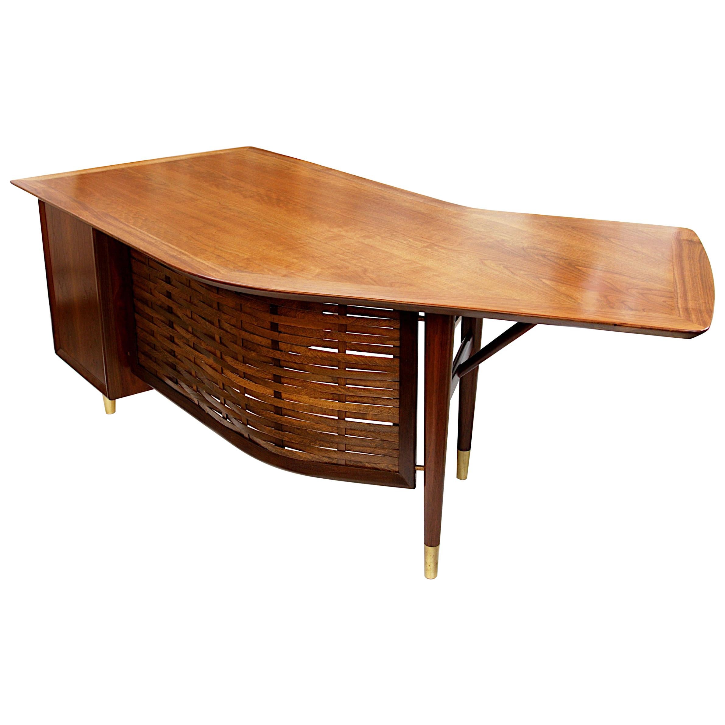 1960s Vintage Mid-Century Modern Walnut Boomerang Executive Desk by Alma