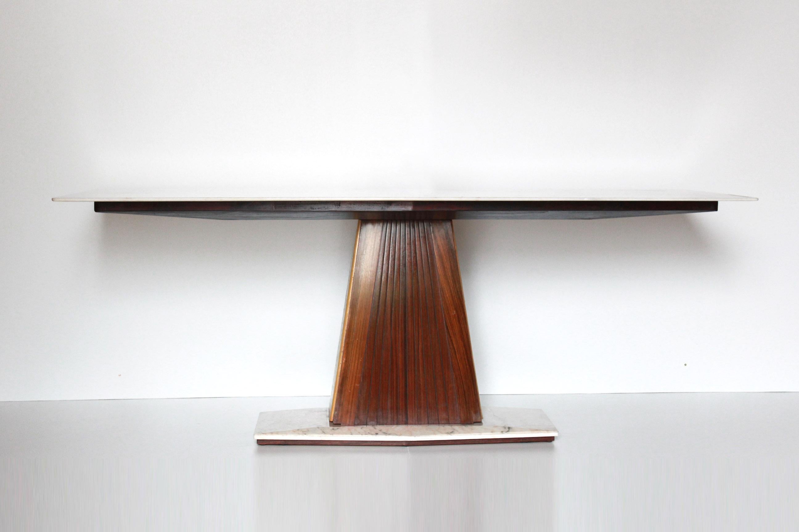 A 1960s design vintage marble dining table by iconic Italian manufacturer 