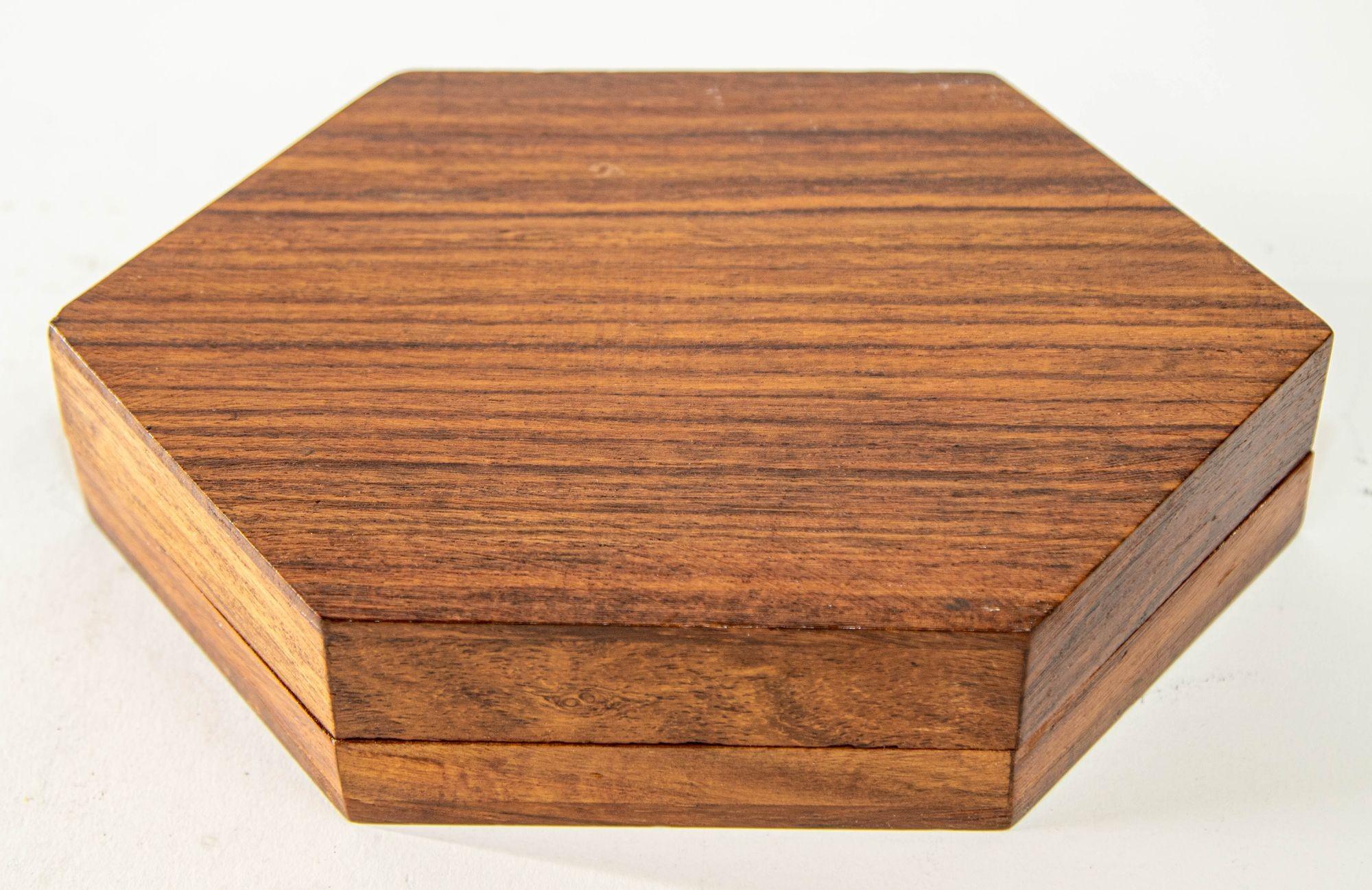 Carved 1960s Vintage Moroccan Inlaid Hexagonal Wood Box For Sale