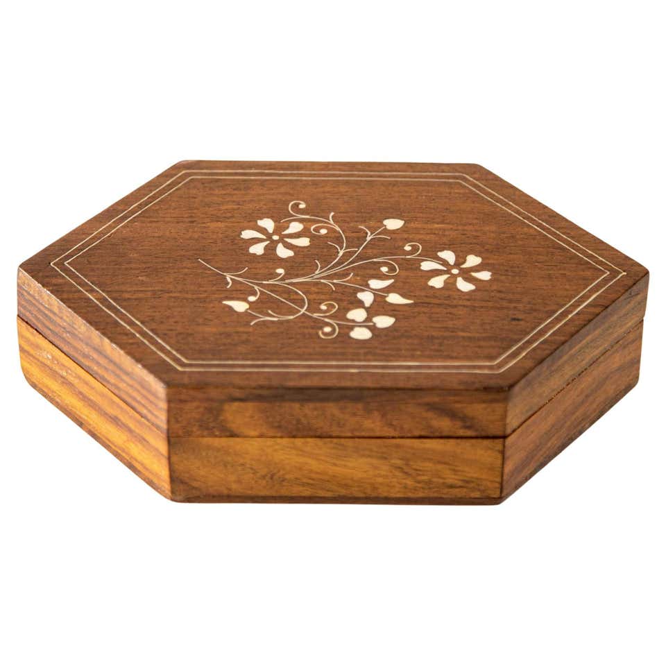 Inlaid Wood Checker Box at 1stDibs | checkerbox