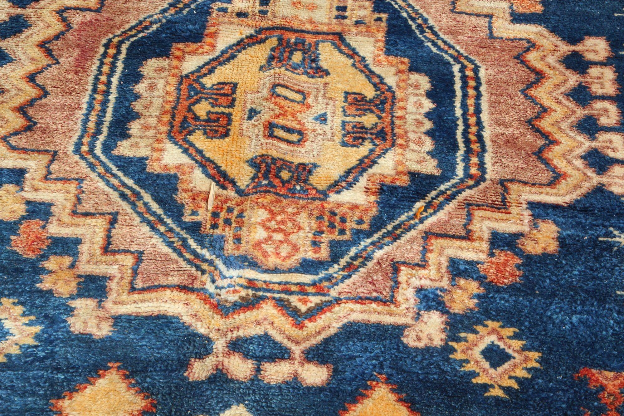 Marokkanischer, afrikanischer Stammeskunst-Teppich in Indigo und gebranntem Orange, 1960er Jahre (Volkskunst) im Angebot