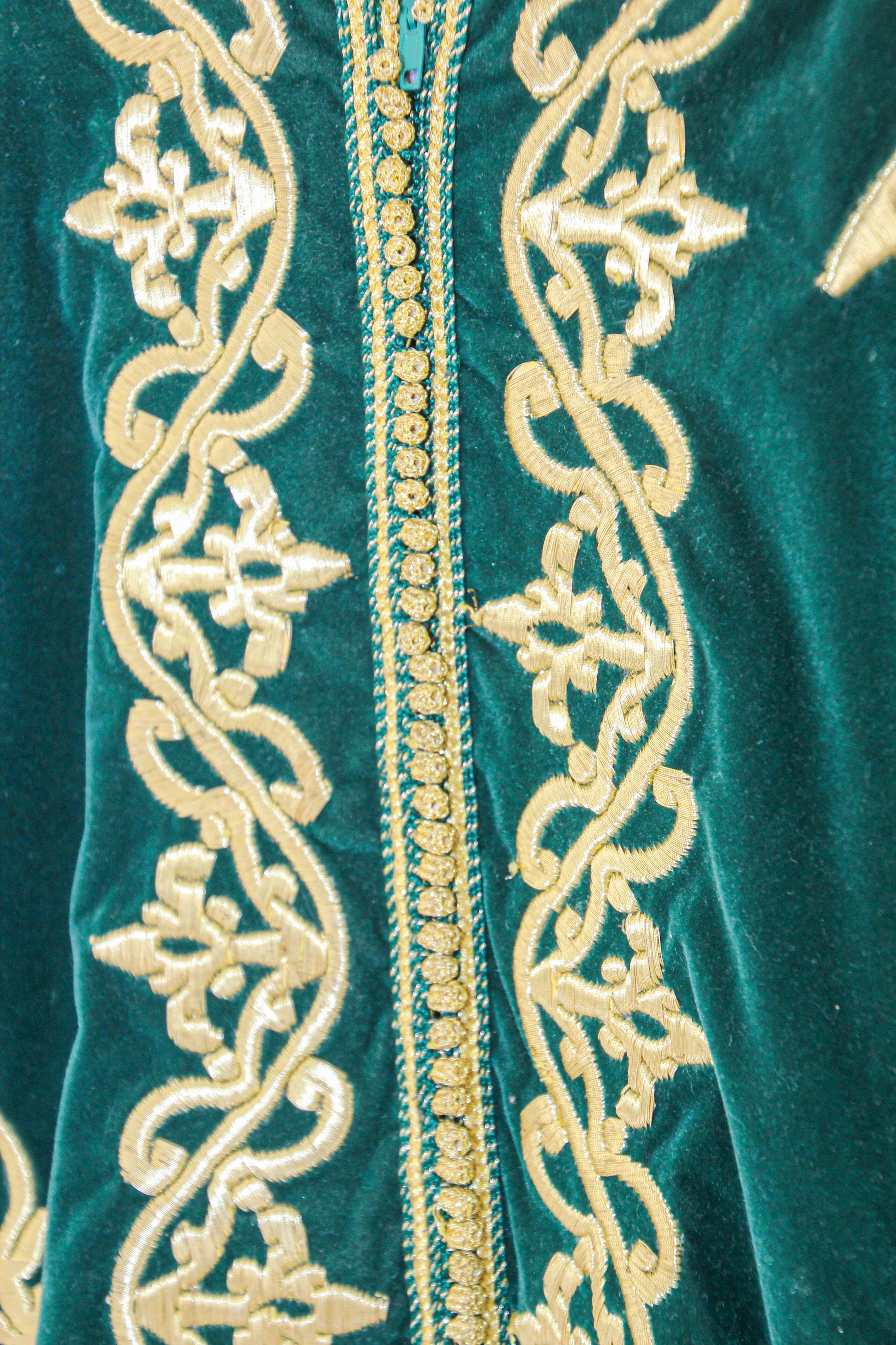 1960s Vintage Moroccan Velvet Caftan Emerald Green and Gold Thread For Sale 6