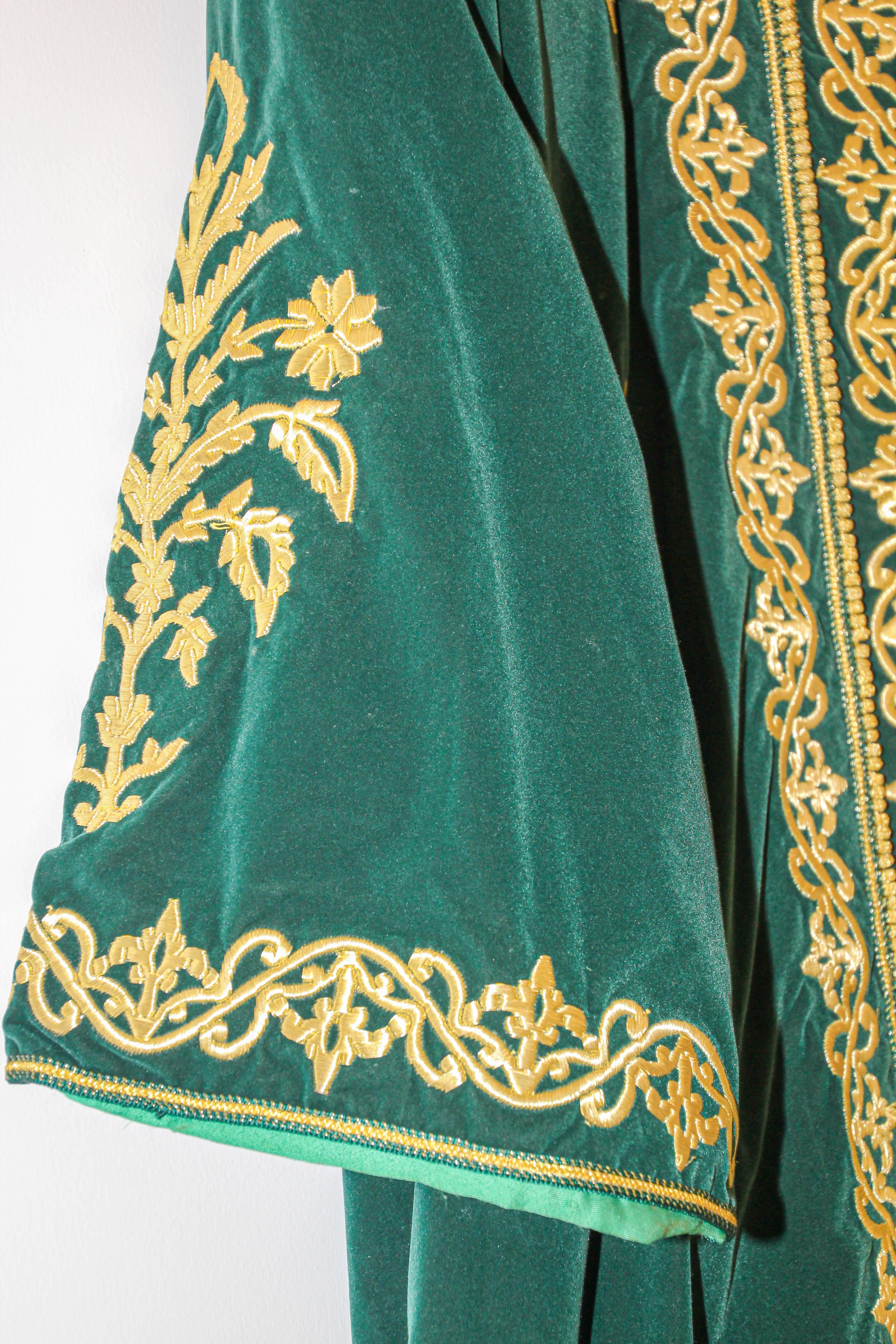 1960s Vintage Moroccan Velvet Caftan Emerald Green and Gold Thread For Sale 9