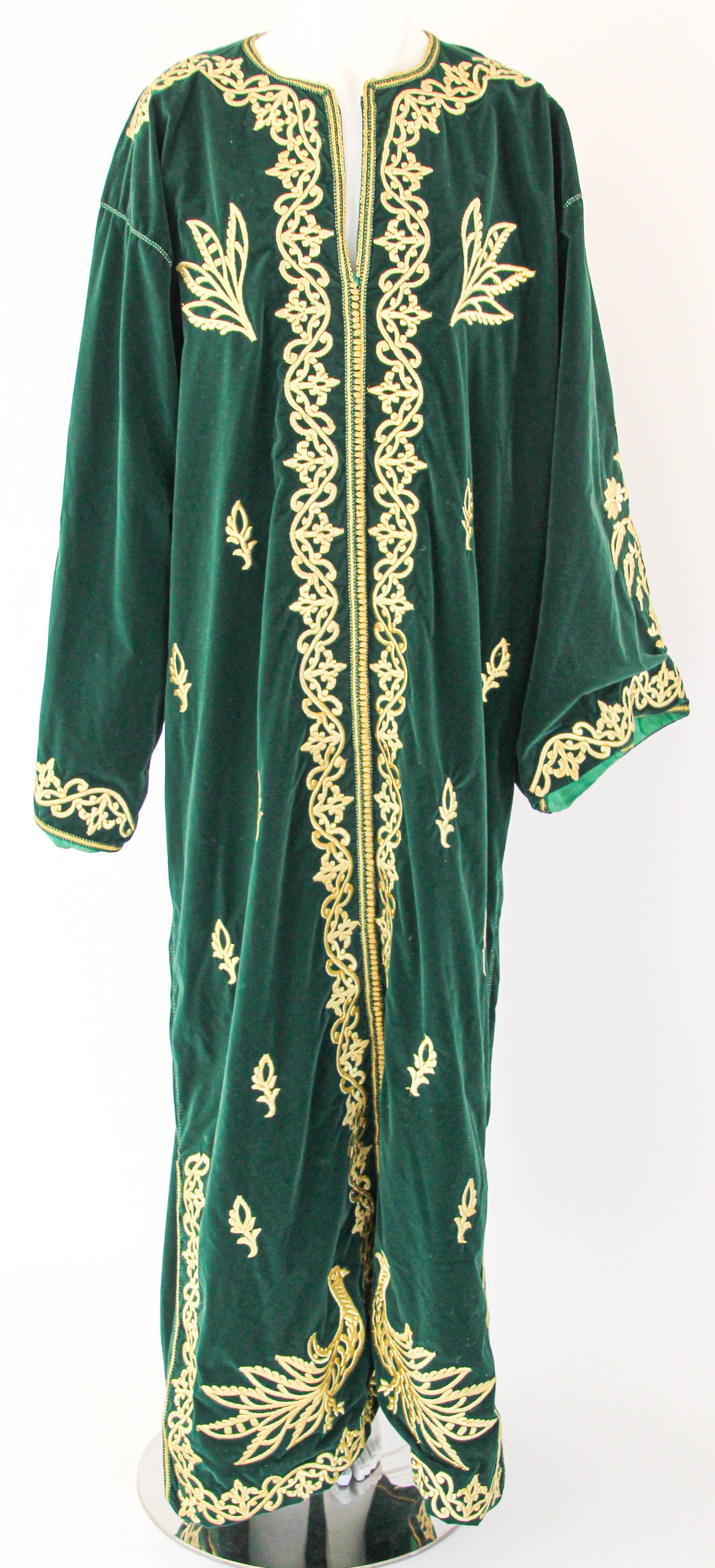 Marokkanischer Kaftan-Stoff aus Samt in Smaragdgrün und Gold, 1960er Jahre im Zustand „Gut“ im Angebot in North Hollywood, CA