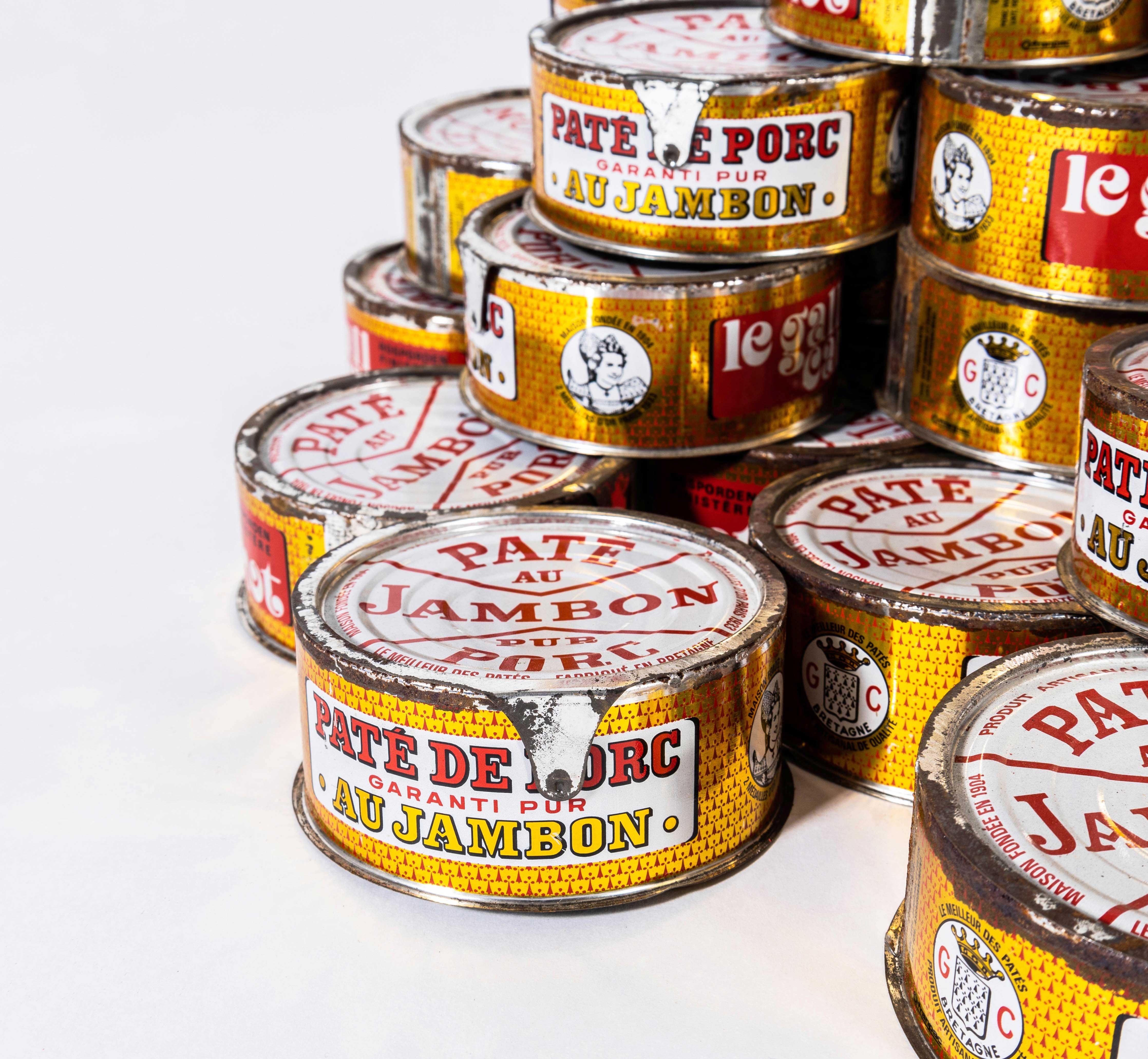 Français Les années 1960, neuf et en stock, pâte de bois Le Gall Tins - grande quantité disponible en vente