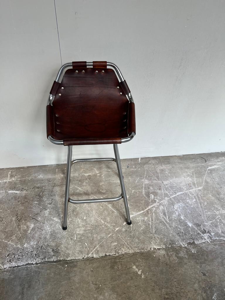 1960'S Vintage ein Original Leder Hocker von Charlotte Perriand für Les Arcs im Zustand „Gut“ im Angebot in Markington, GB