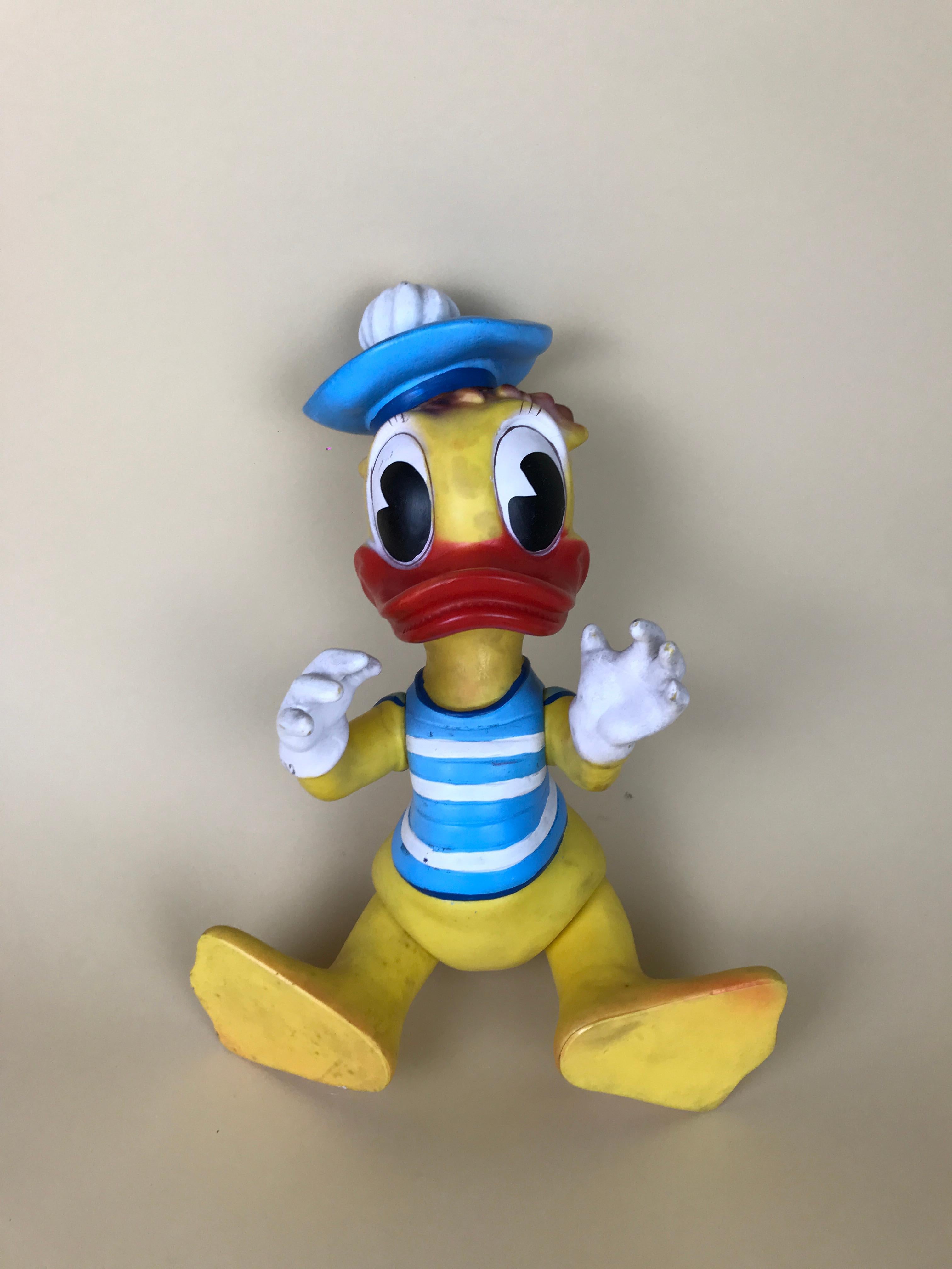 1960s Vintage Original Disney Donald Duck Sailor Rubber Squeak Toy by Arădeanca In Good Condition For Sale In Milan, IT