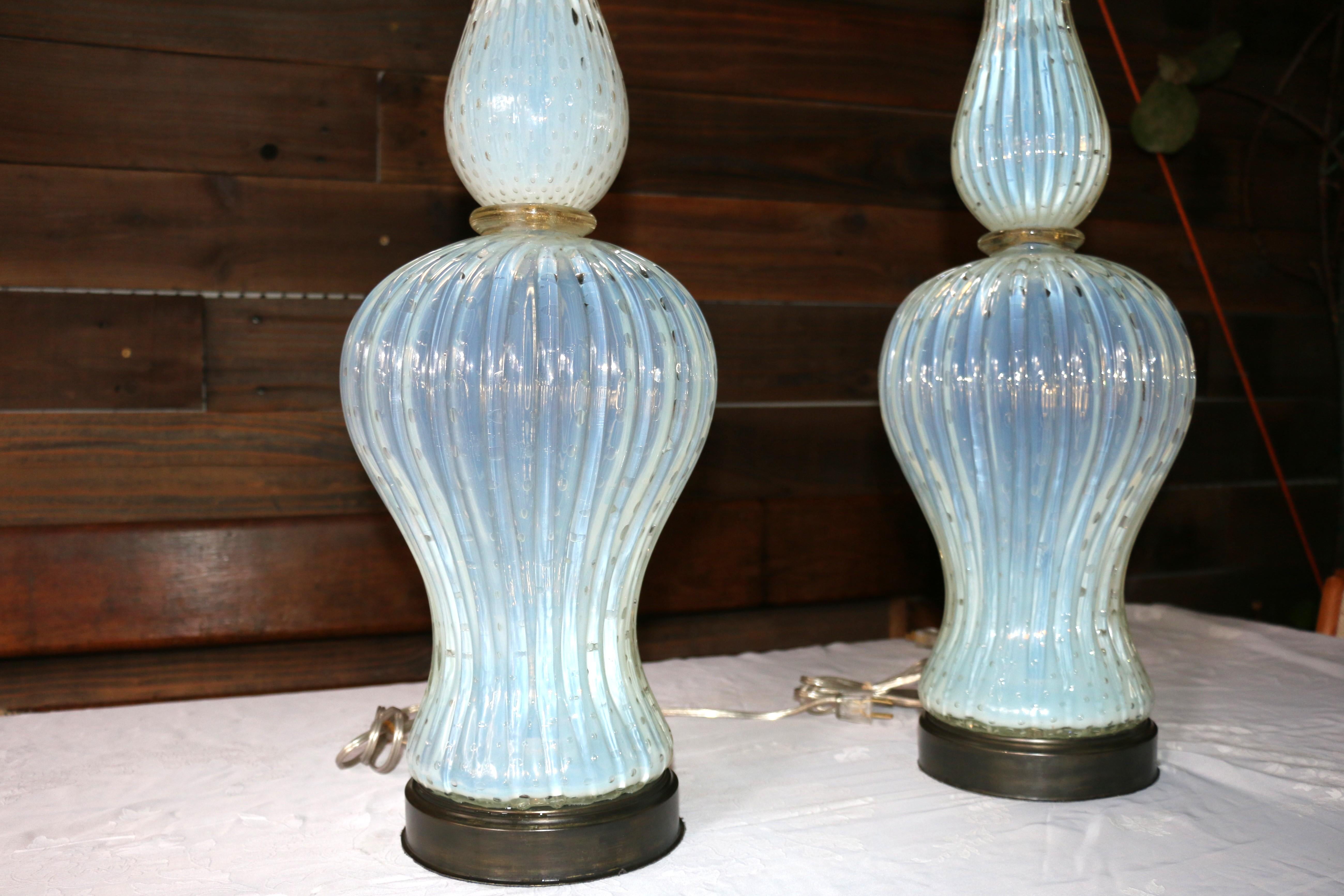 1960s Vintage Paire de lampes de table en verre Murano Glass italien Bon état - En vente à North Hollywood, CA