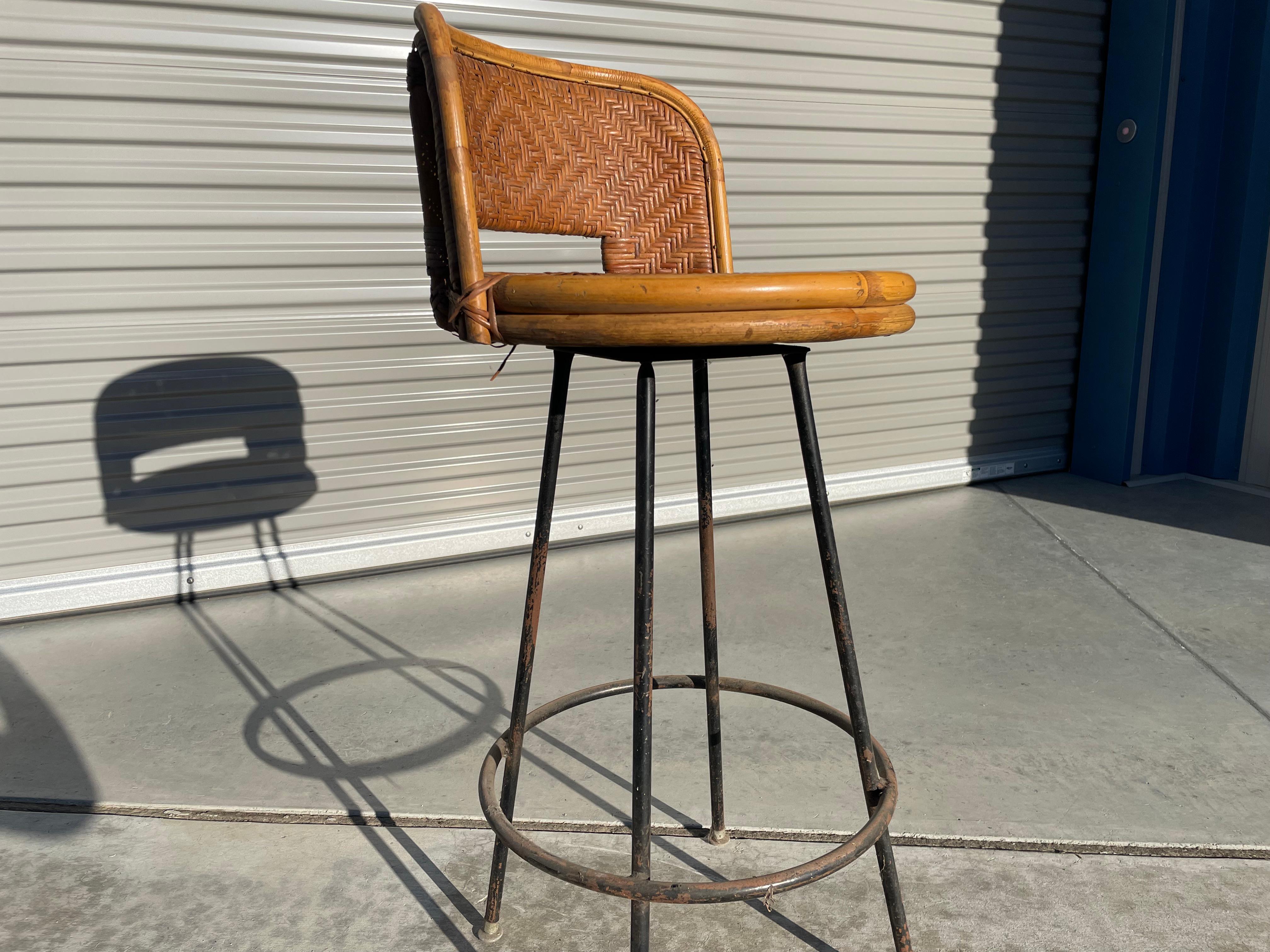 1960s Vintage Pair of Wicker Swivel Counter Stool Styled After Danny Ho Fong In Good Condition In North Hollywood, CA