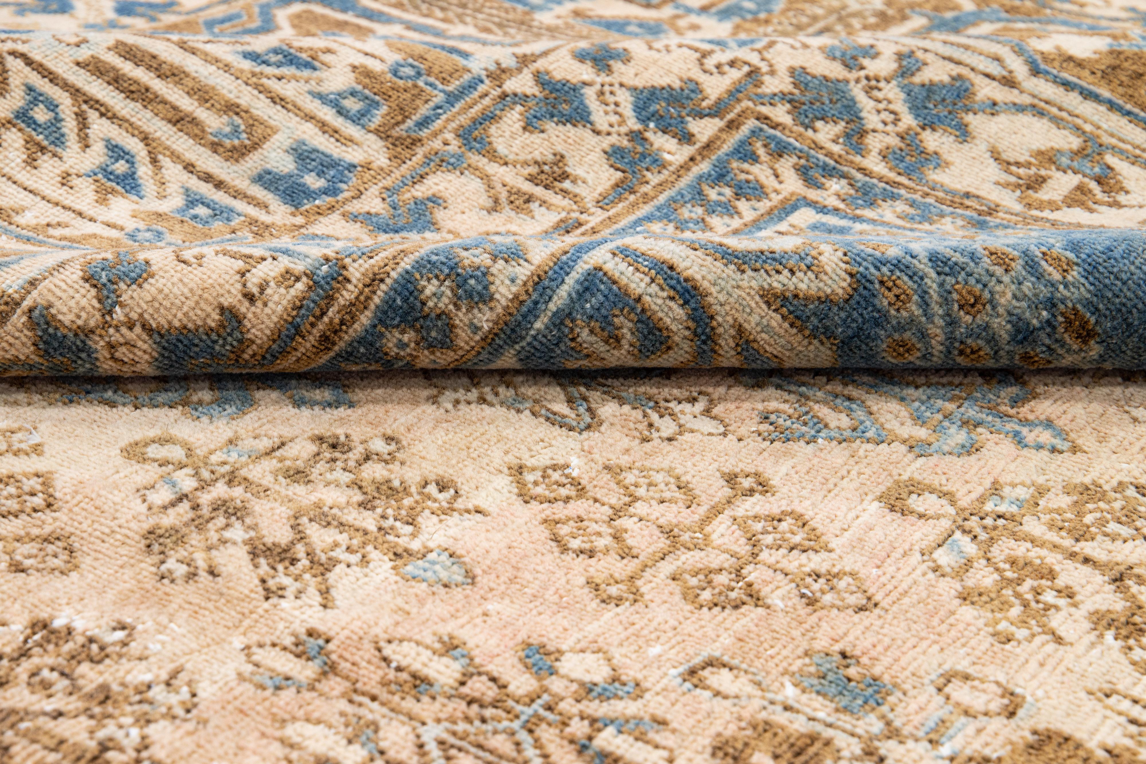 Alfombra persa vintage de lana con medallón beige hecha a mano de los años 60 en Bueno estado para la venta en Norwalk, CT