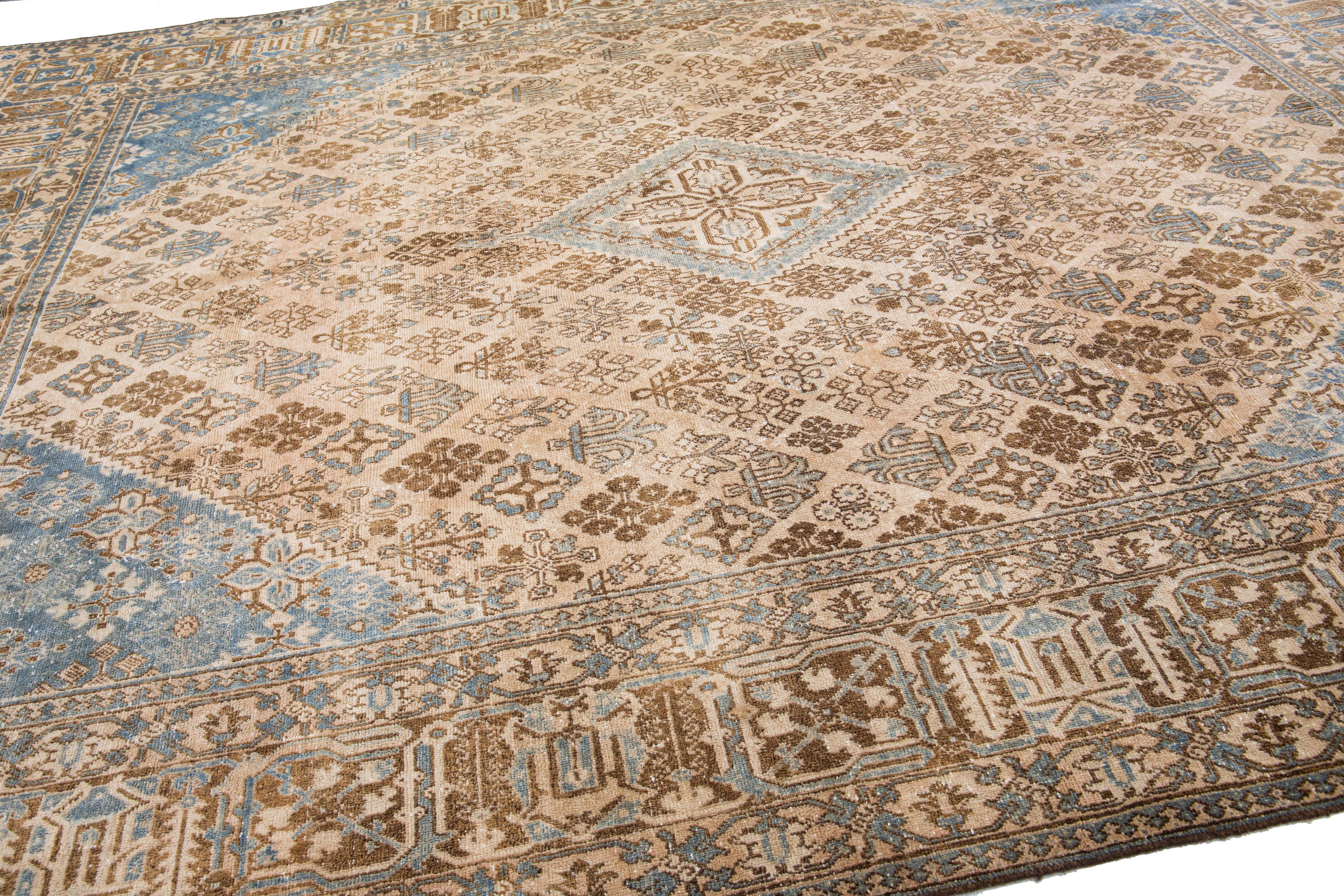 Alfombra persa vintage de lana con medallón beige hecha a mano de los años 60 Lana en venta