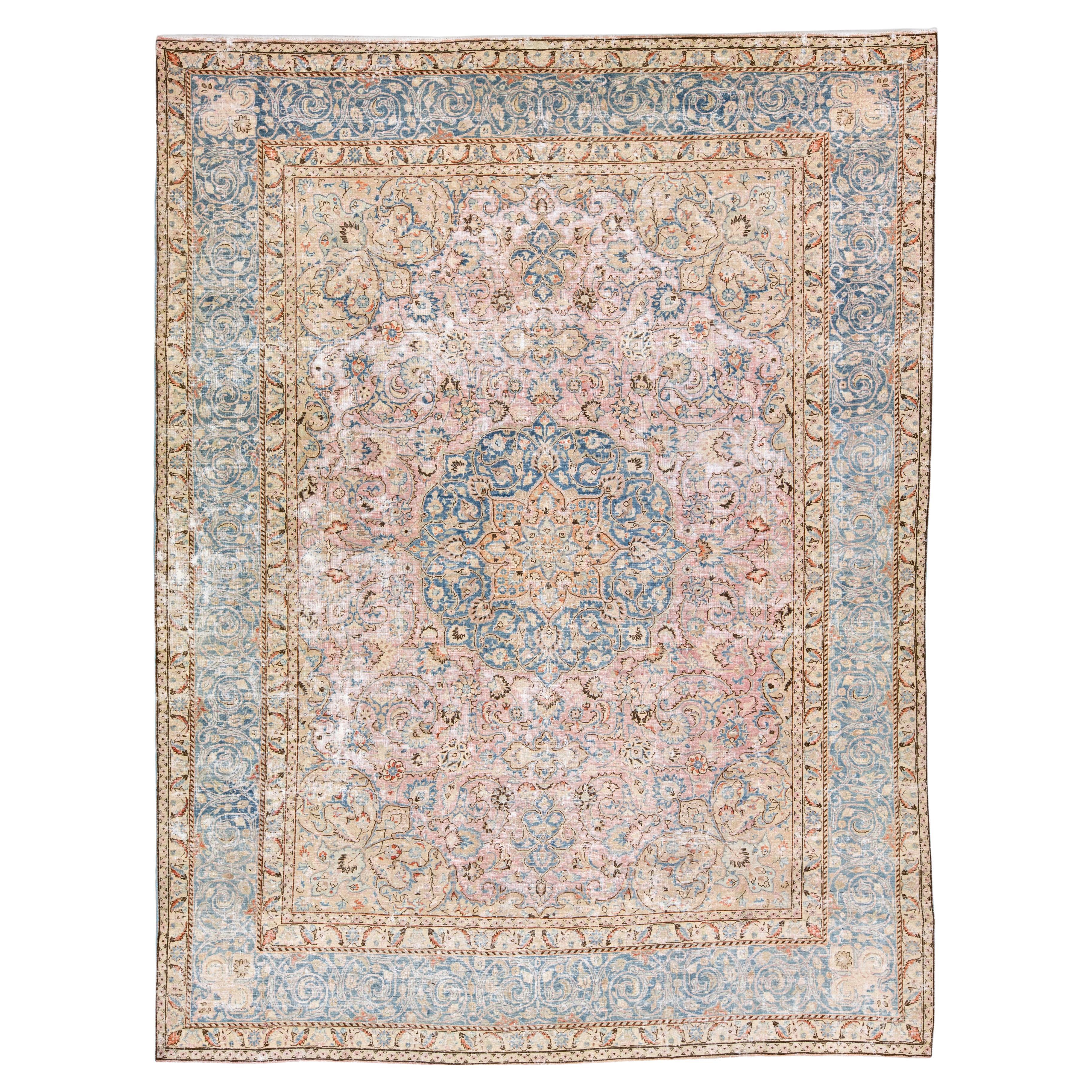 1960er Vintage Persisch Distressed Handmade Floral Rose Wool Rug im Angebot