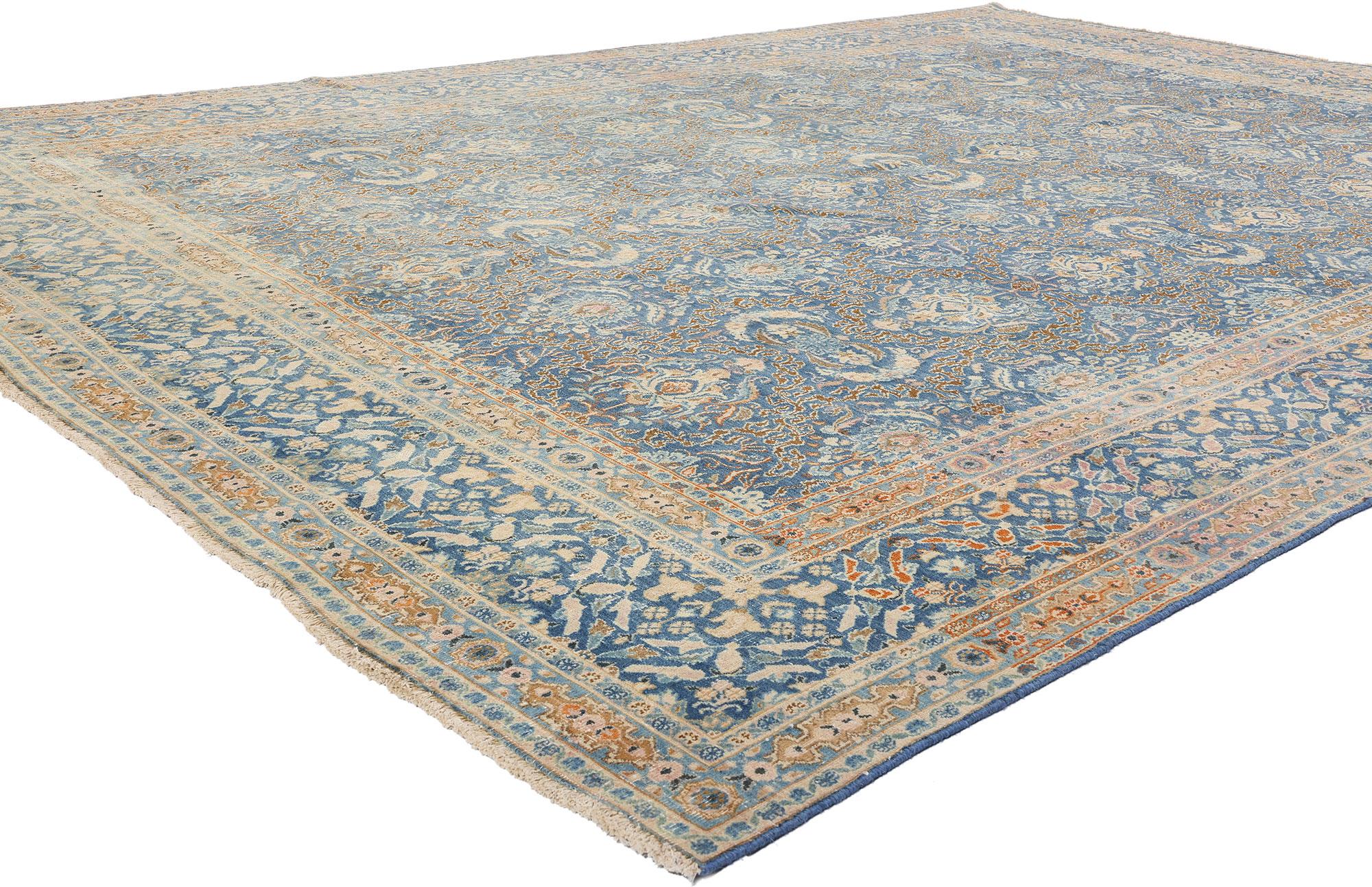 61380 Distressed Vintage Blue Persian Mood Rug, 09'06 x 12'11. Dieser handgeknüpfte persische Mood-Teppich aus Wolle im Used-Look verkörpert die verschnörkelte Eleganz von Damaststoffen aus der Renaissance, die meisterhaft gewebt wurden, um ein