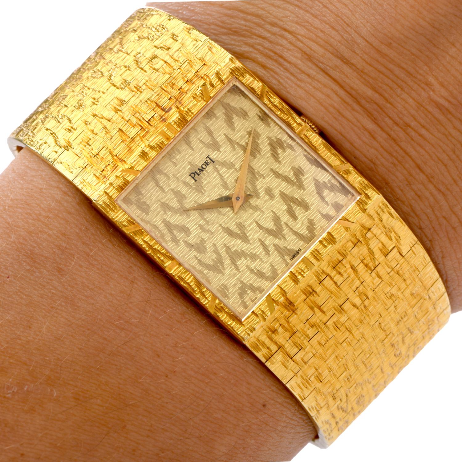 Retro 1960s Vintage Piaget Ref. 935A68 18 Karat Yellow Gold Textured Watch