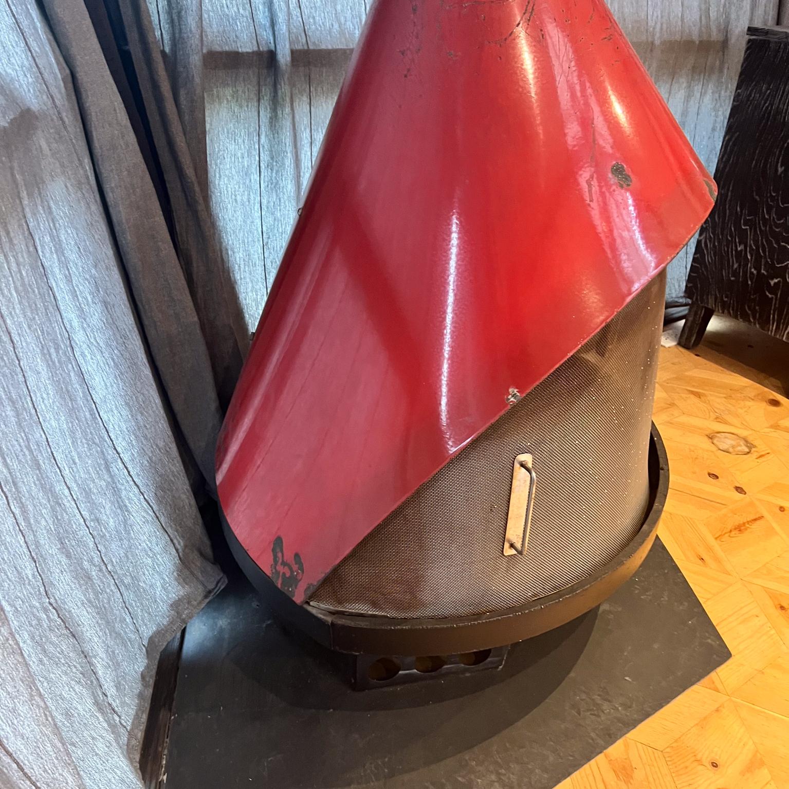Chimenea cónica esmaltada roja vintage de los años 60, independiente en venta 4