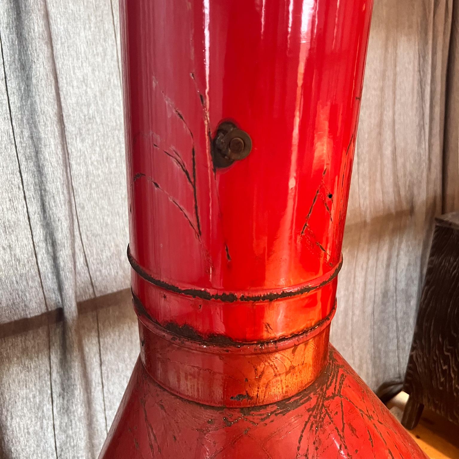 Chimenea cónica esmaltada roja vintage de los años 60, independiente en venta 6