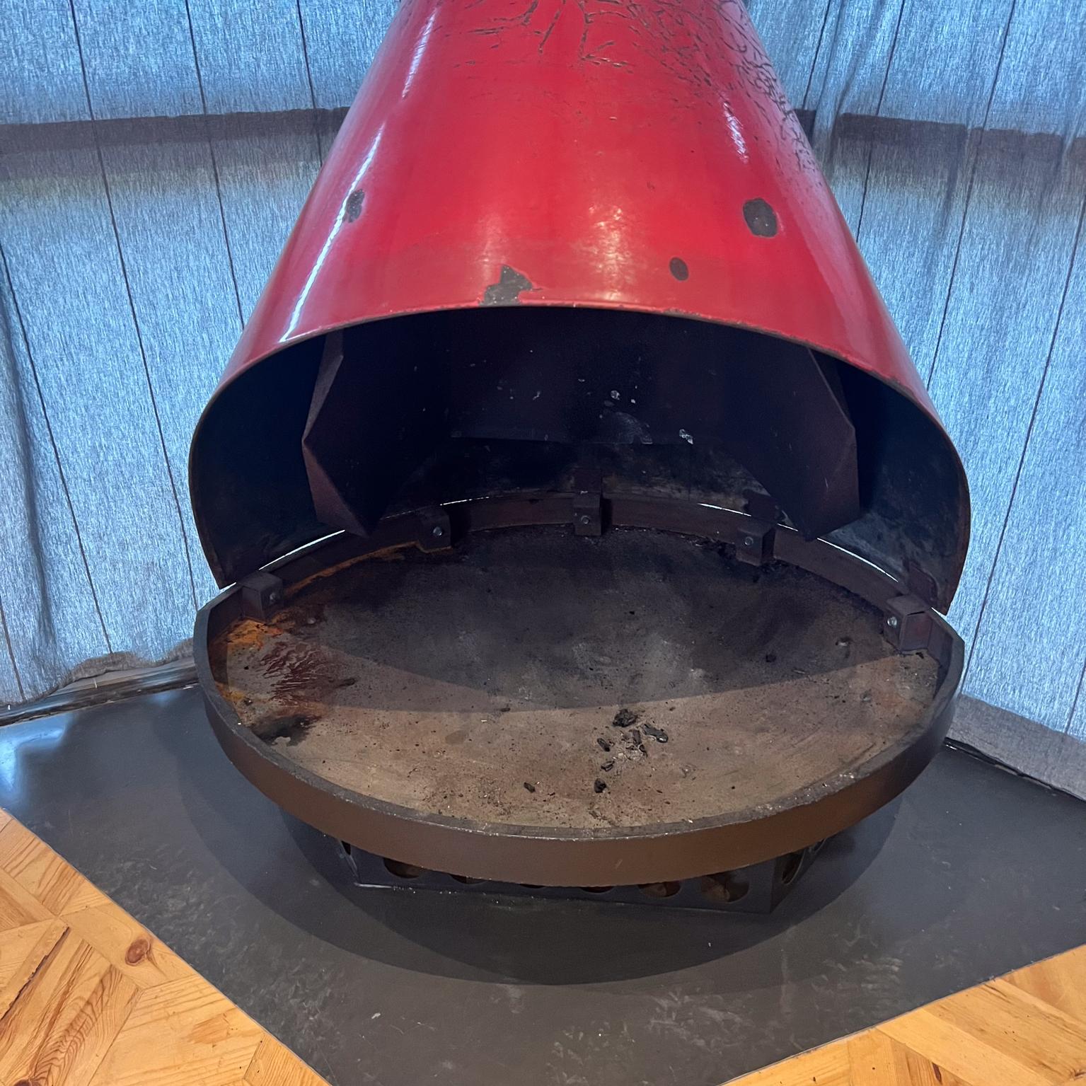 Chimenea cónica esmaltada roja vintage de los años 60, independiente en Bueno estado para la venta en Chula Vista, CA